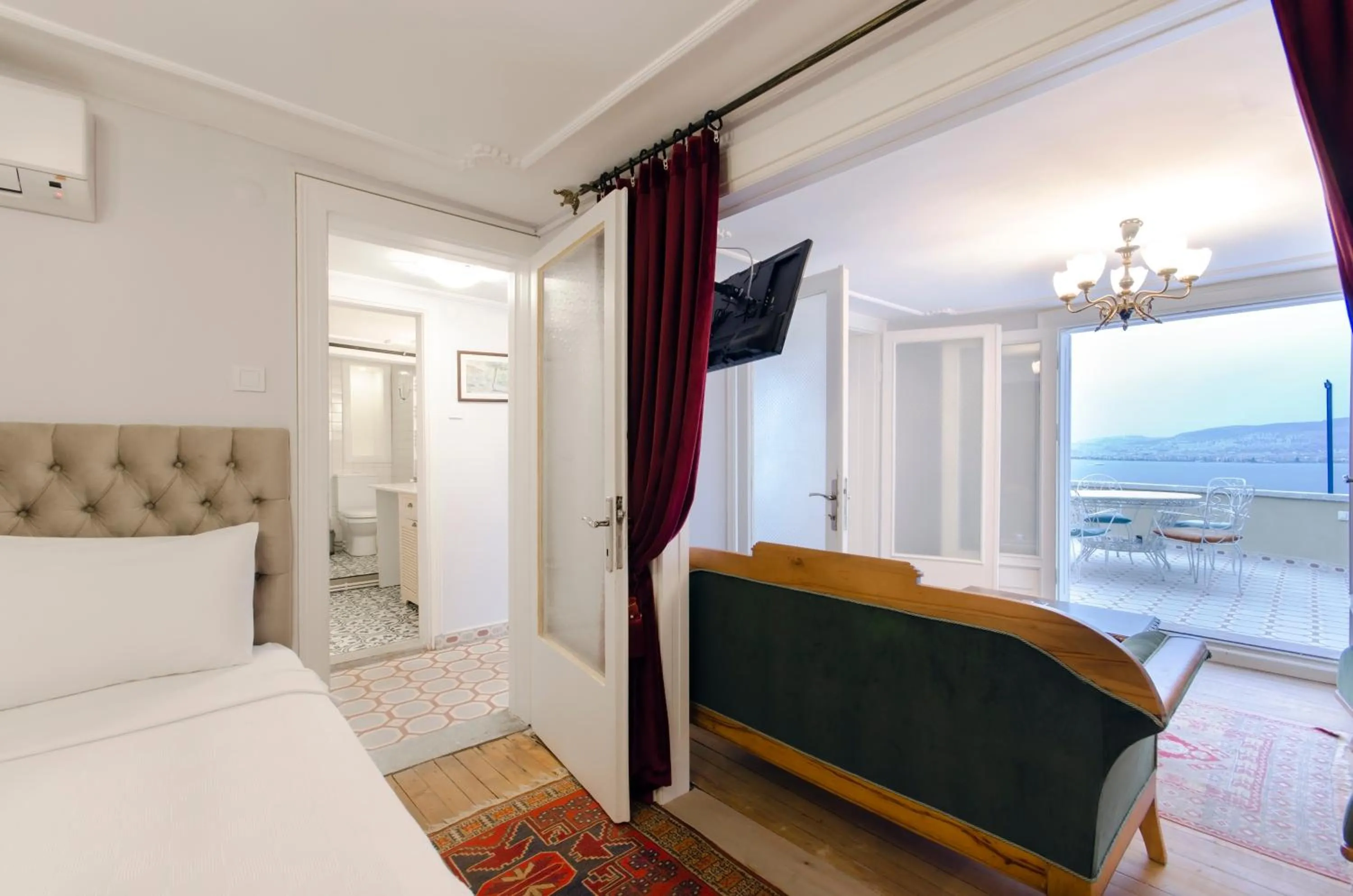 Bed in Büyük Konak İzmir