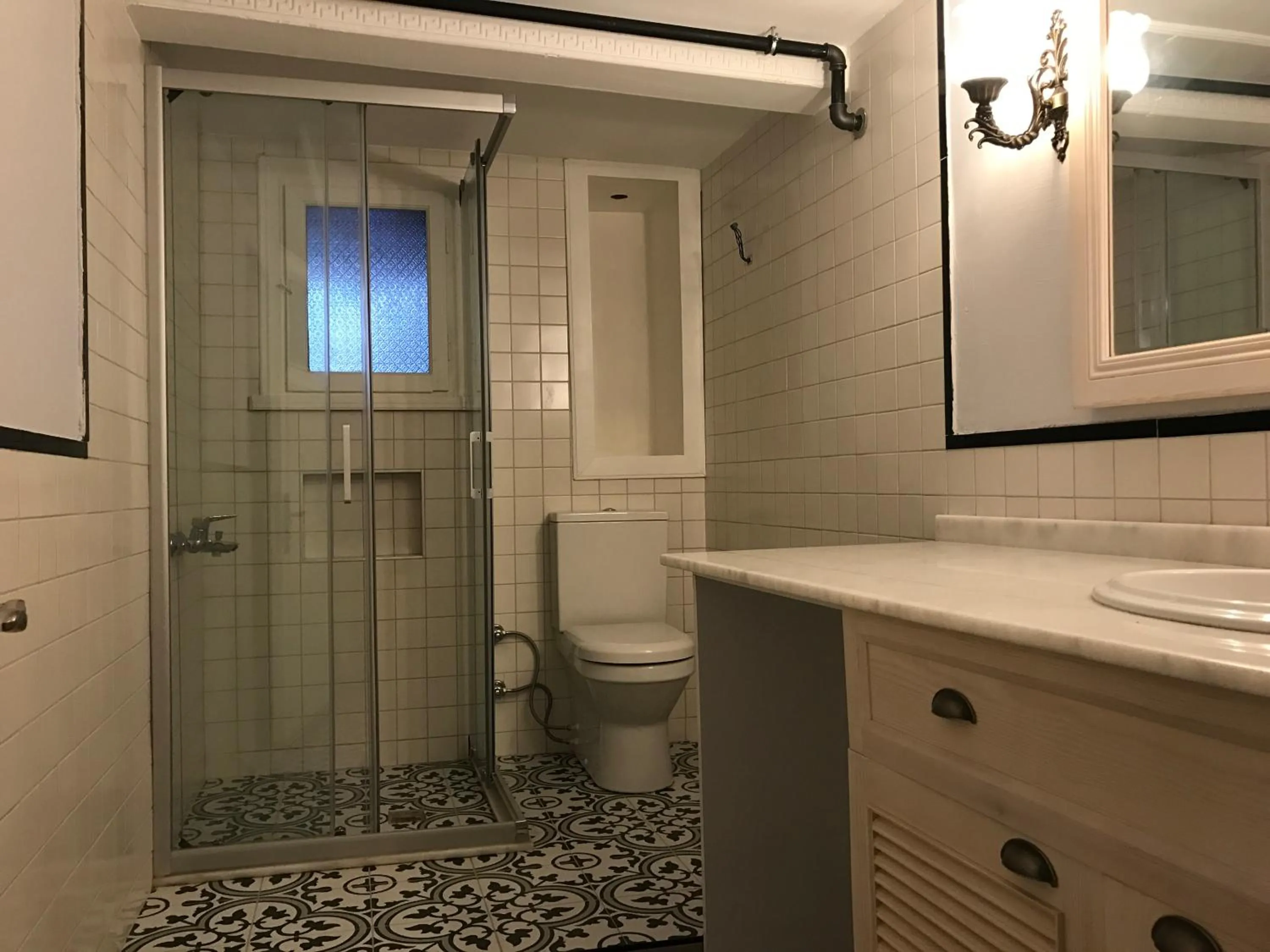 Shower in Büyük Konak İzmir