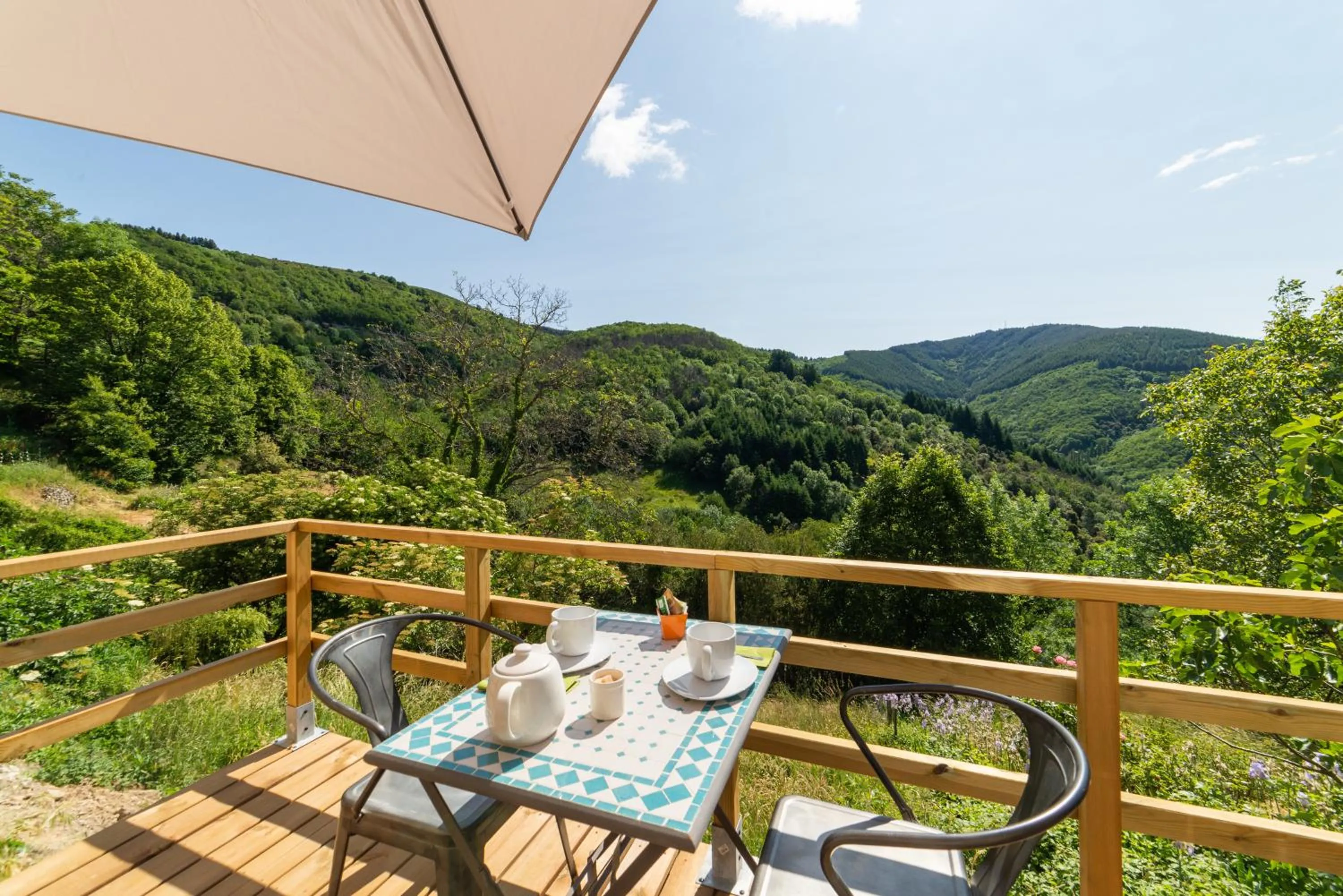 Balcony/Terrace in La Calade Chambres d'Hôtes & Espace Bien-Etre