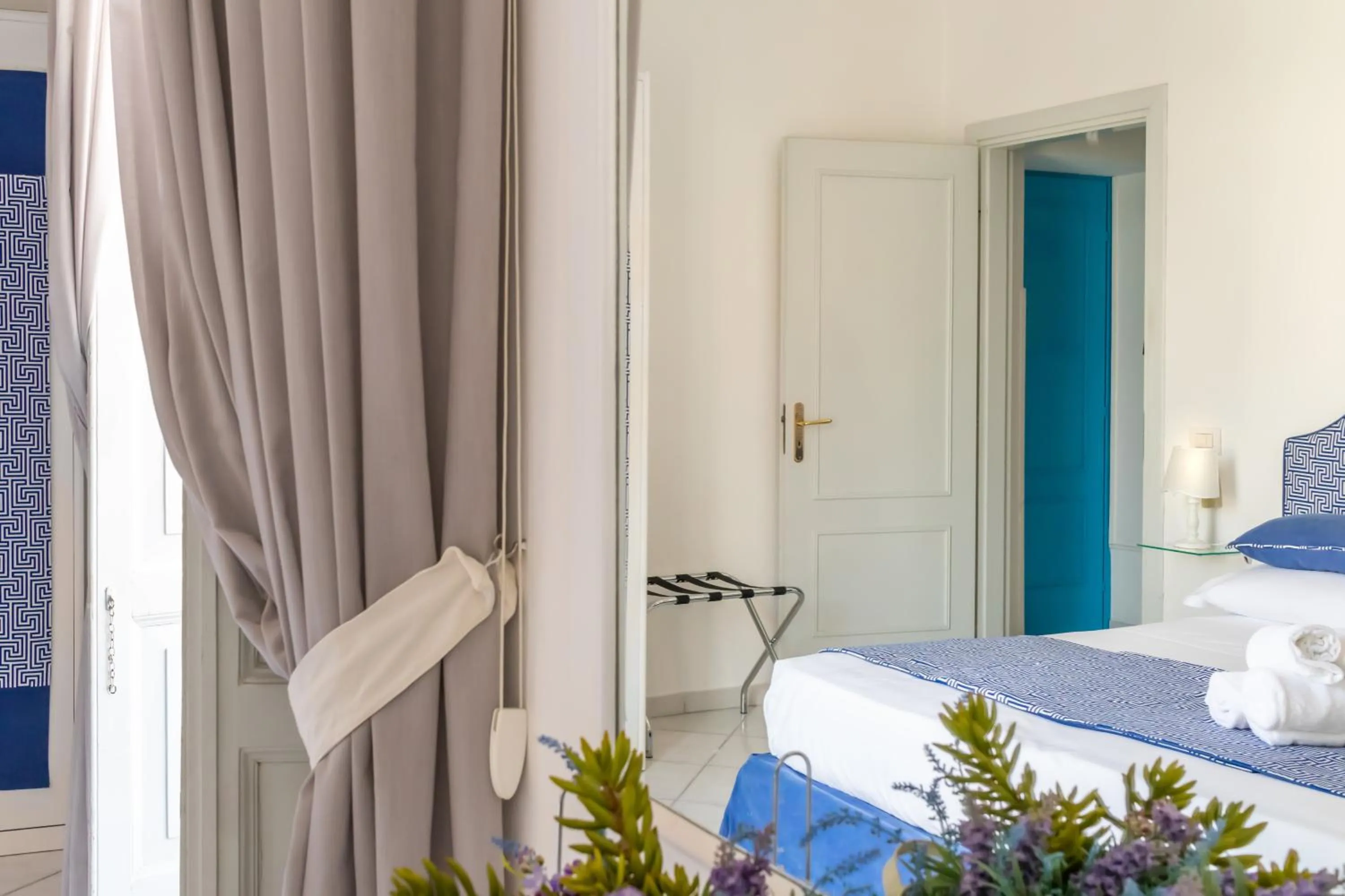 Decorative detail, Bed in Palazzo Starace