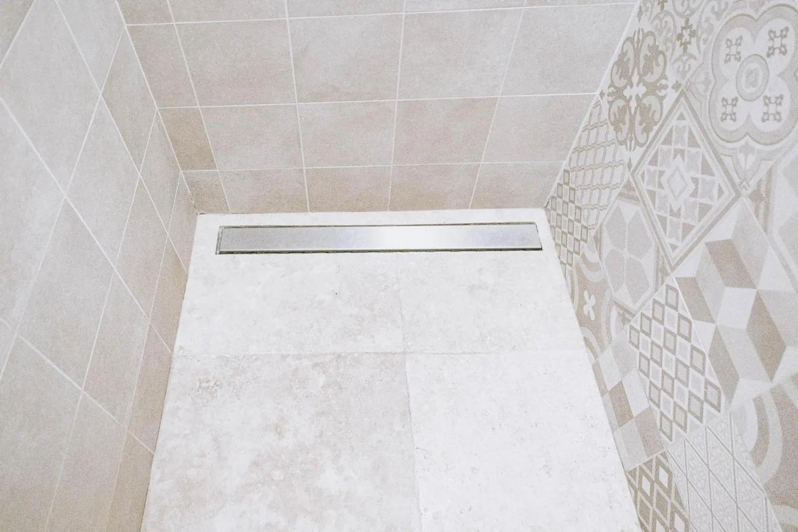 Bathroom in Les Suites de Catherine, la 35