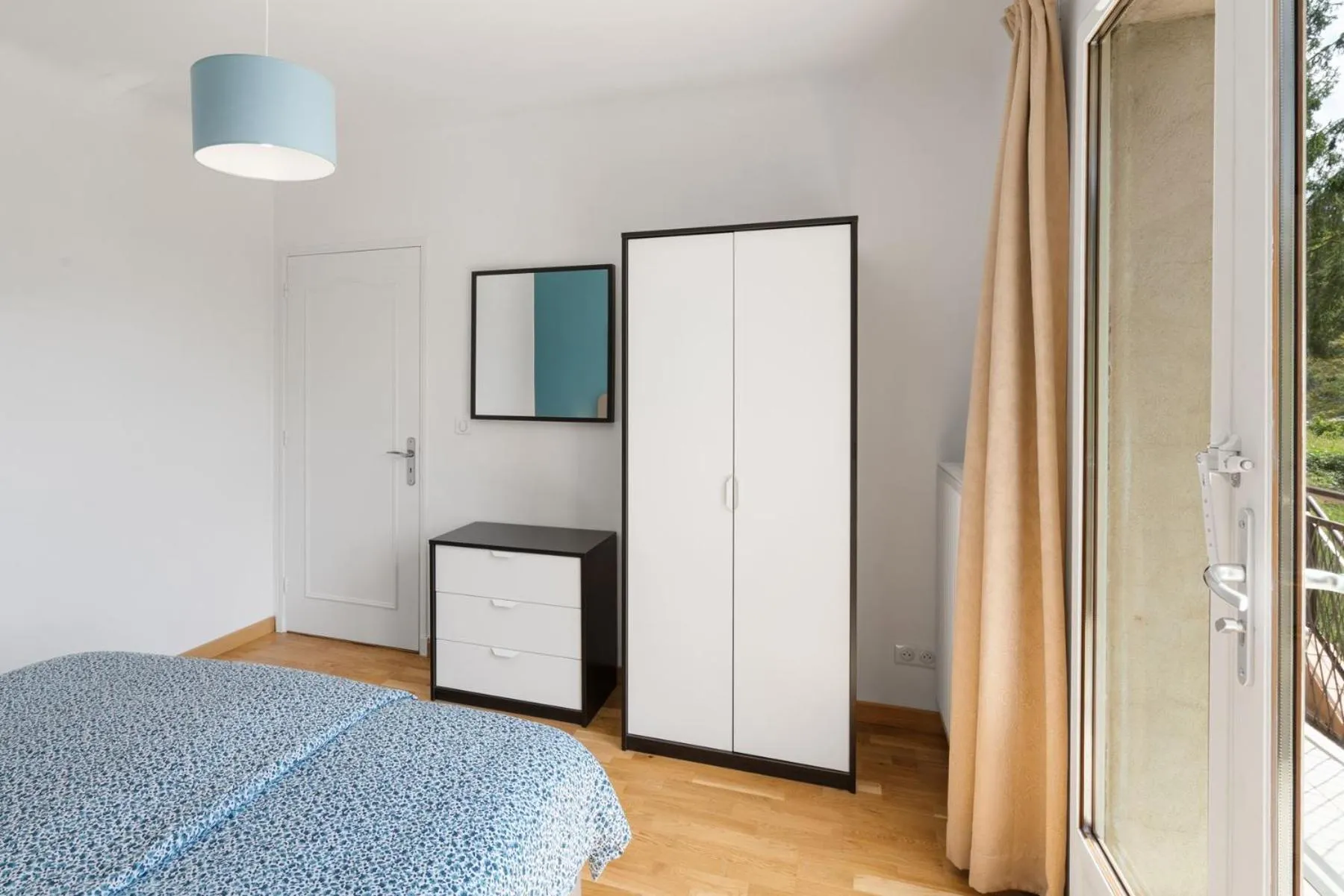 Bedroom, Bed in Excellent Sarlat