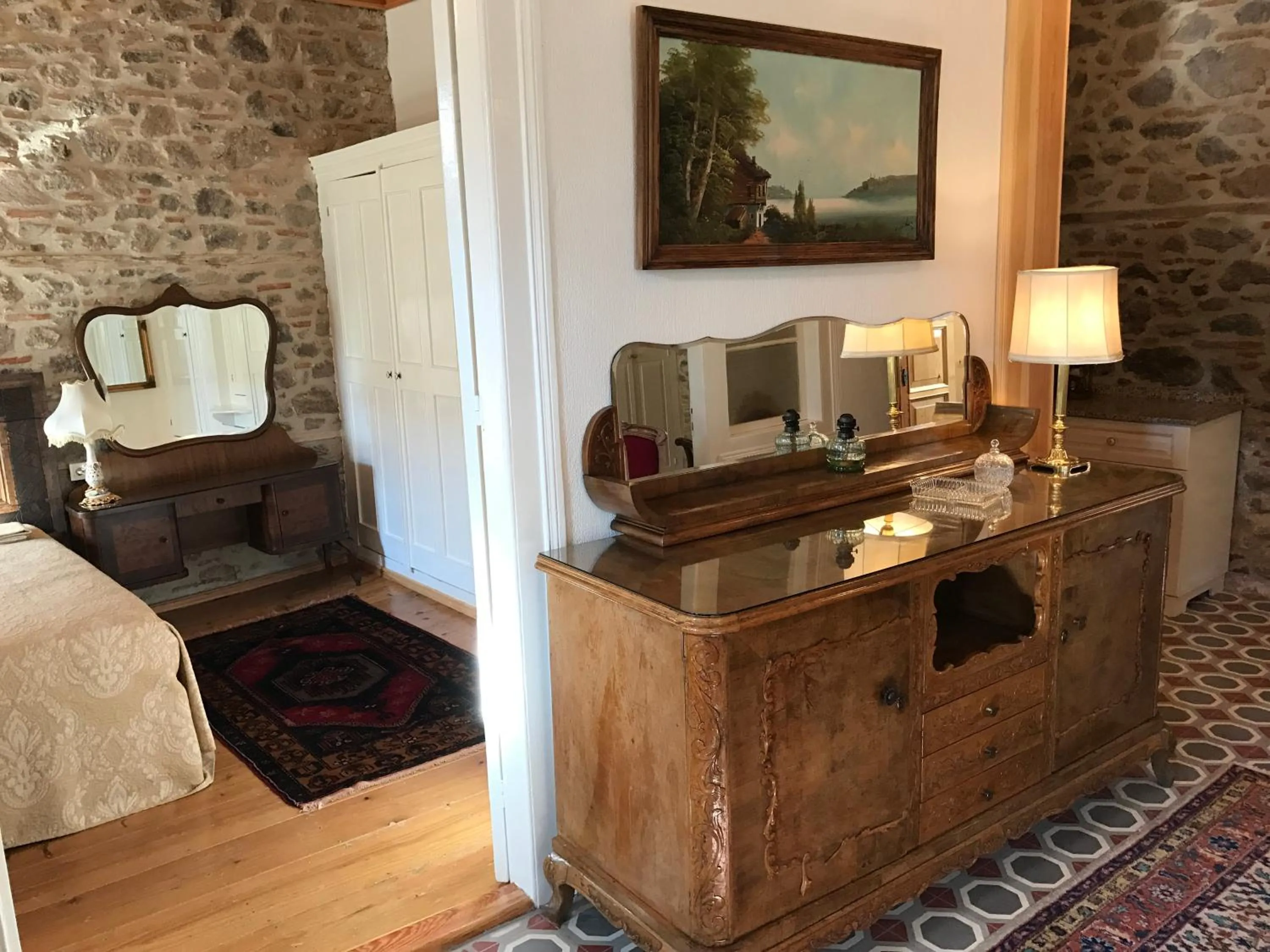 Decorative detail in Dutlu Konak