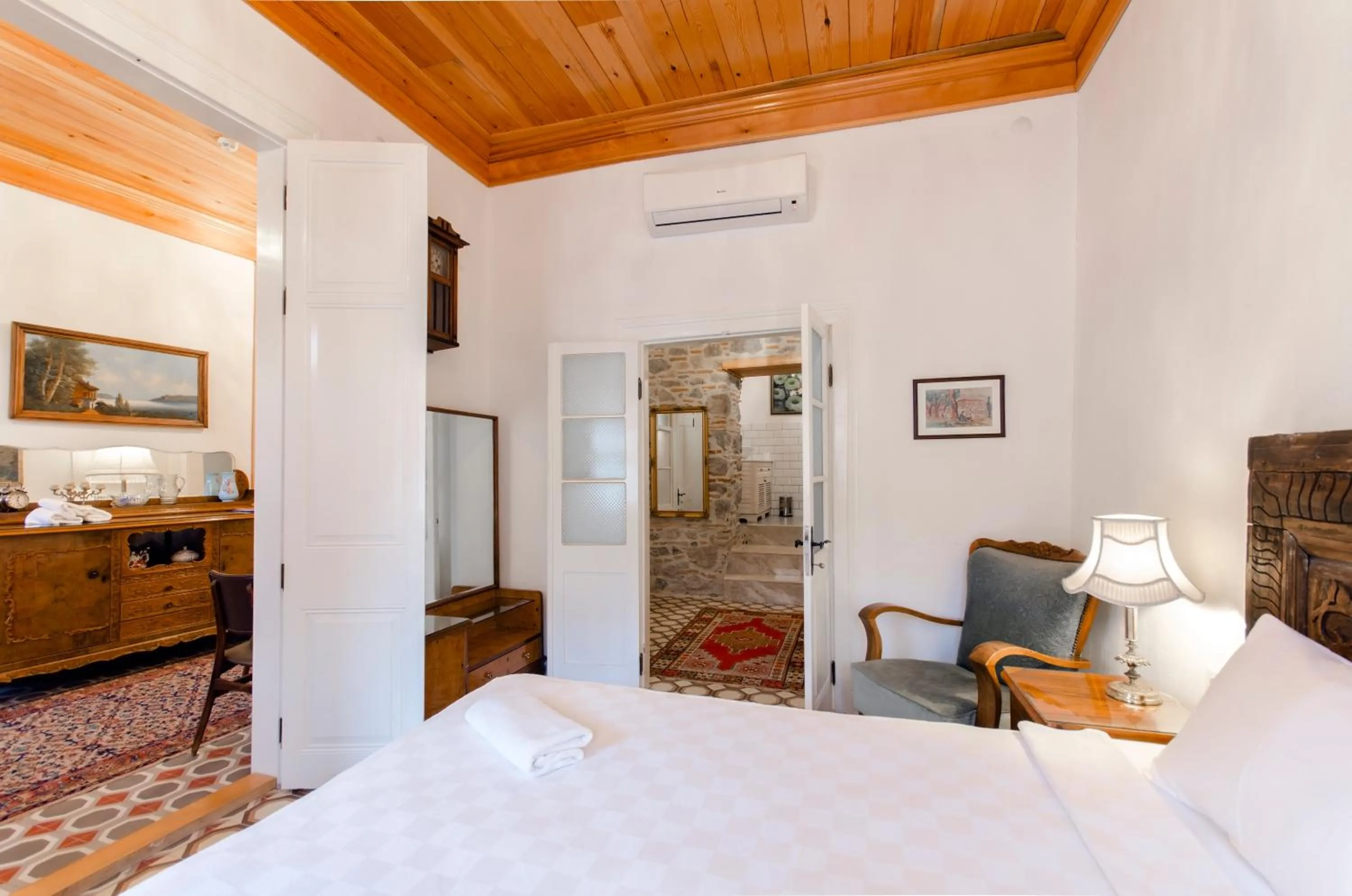 Photo of the whole room, Bed in Dutlu Konak