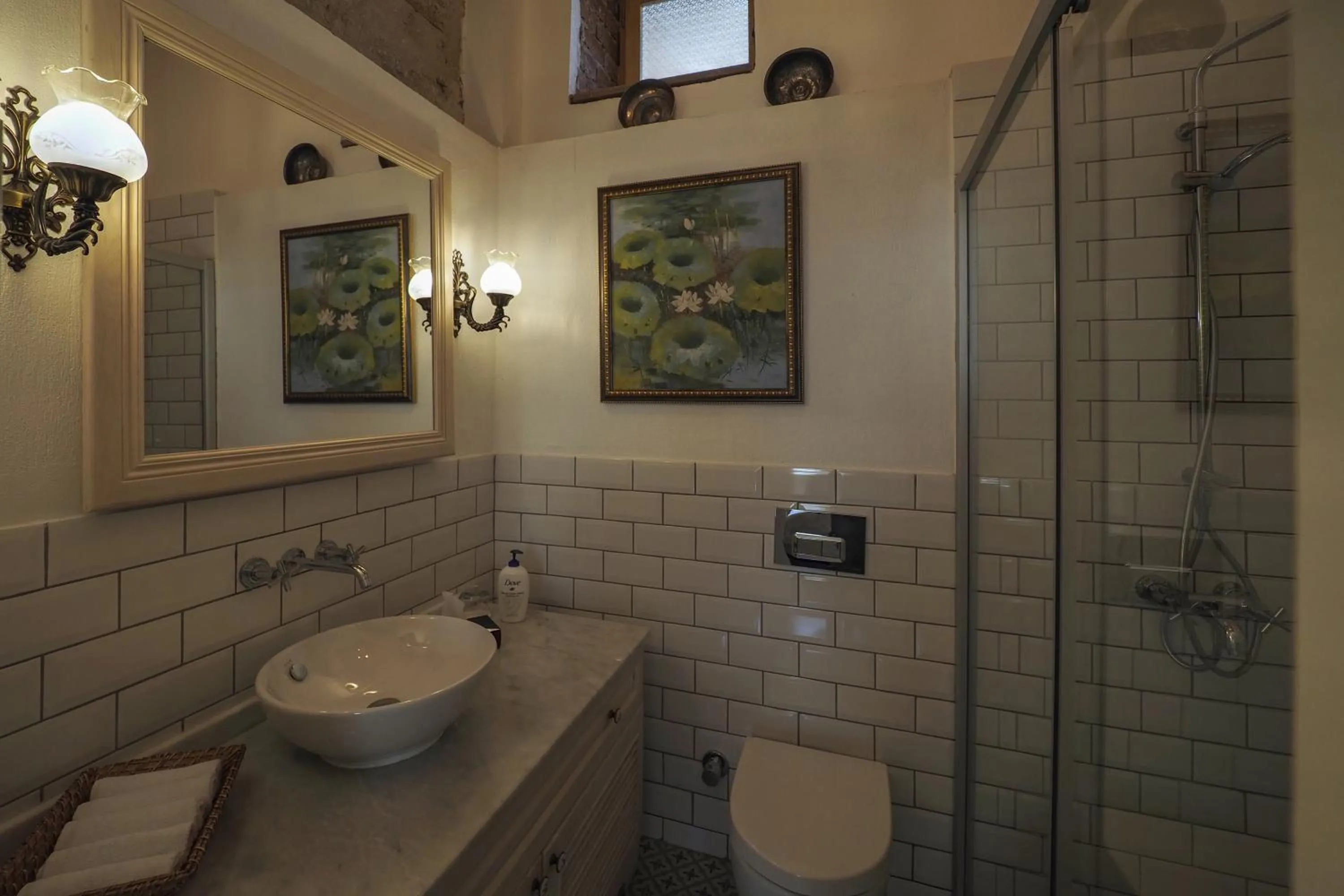 Shower in Dutlu Konak