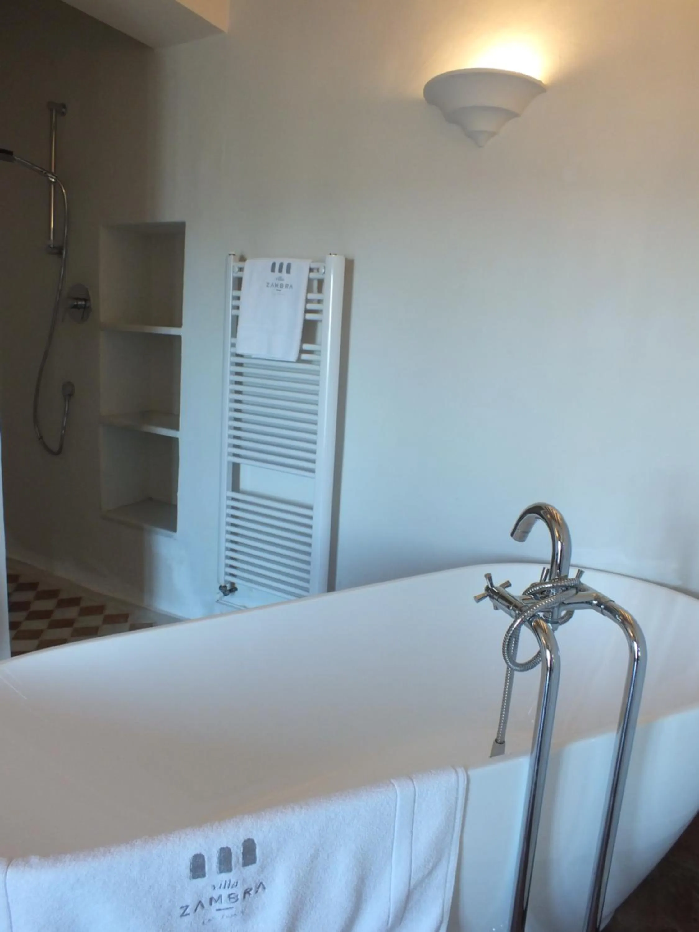 Shower, Bed in Casa Palacio VillaZambra