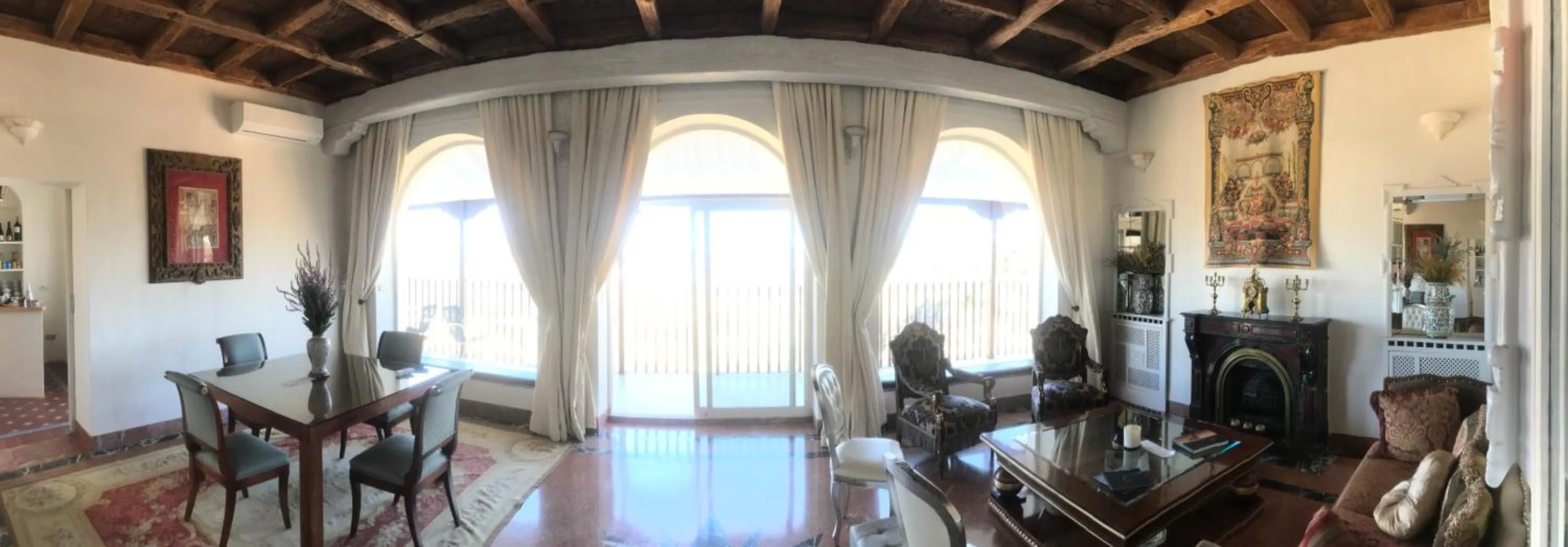 Food and drinks in Casa Palacio VillaZambra