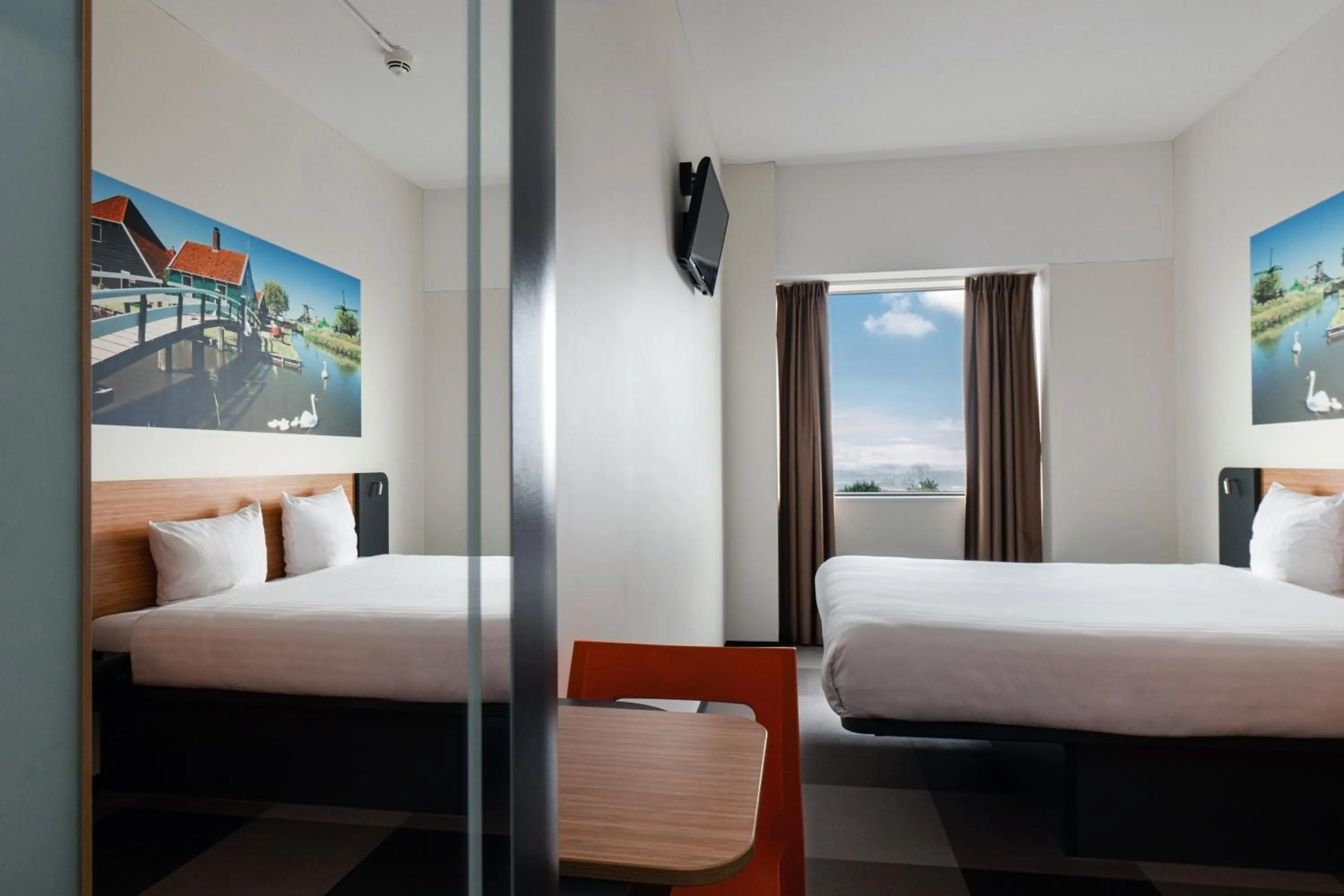 Bedroom, Bed in easyHotel Amsterdam Zaandam