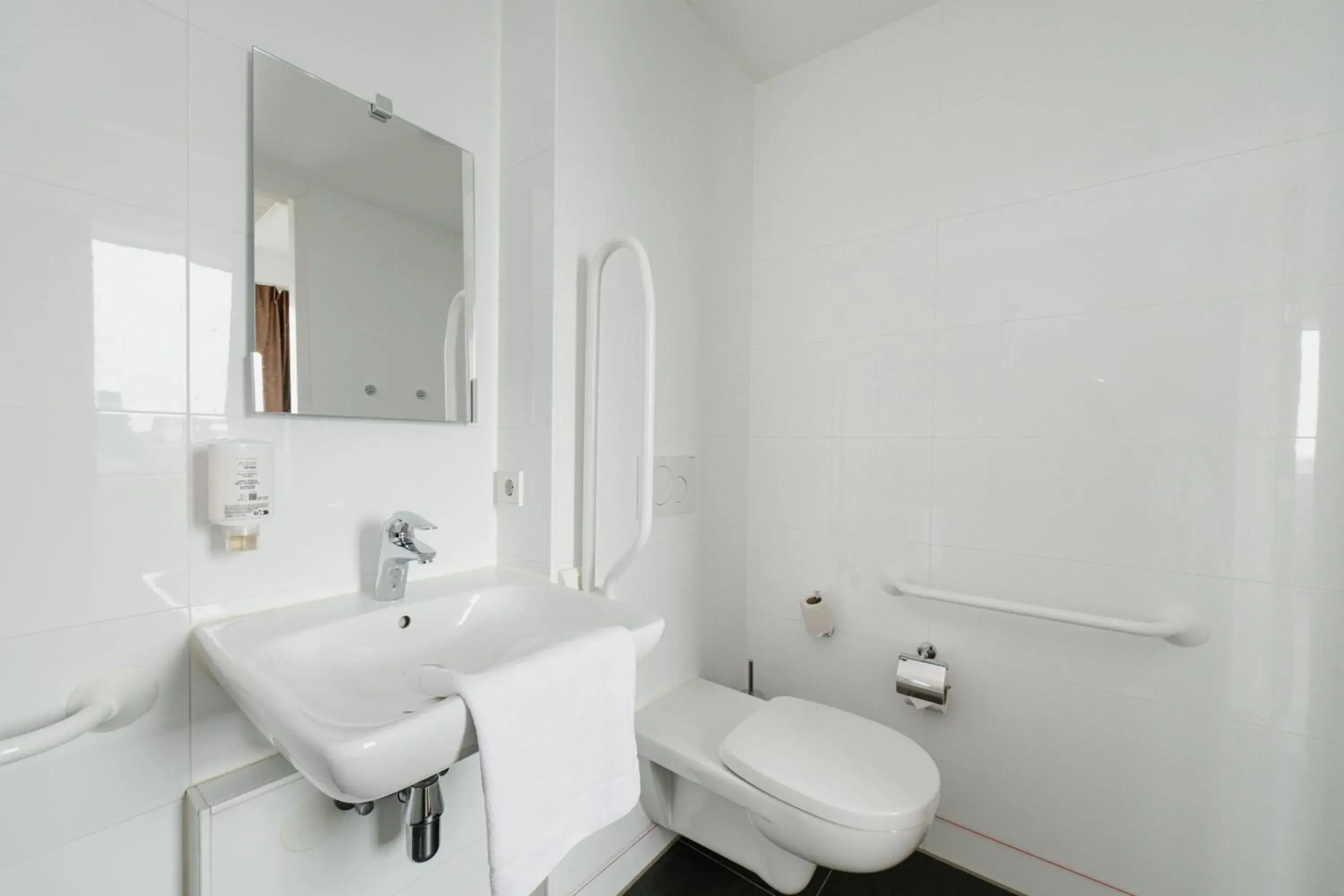 Bathroom in easyHotel Amsterdam Zaandam Bathroom in easyHotel Amsterdam Zaandam