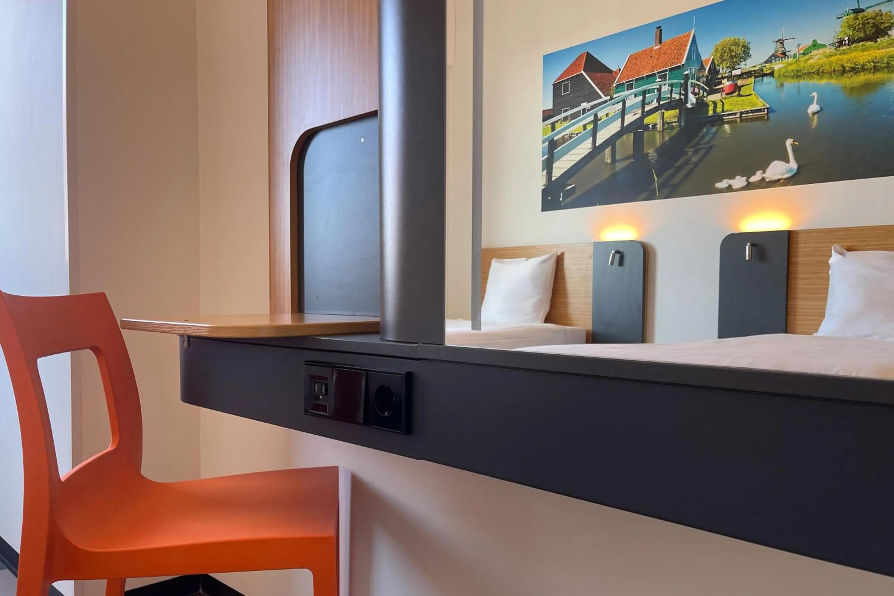 Bedroom in easyHotel Amsterdam Zaandam