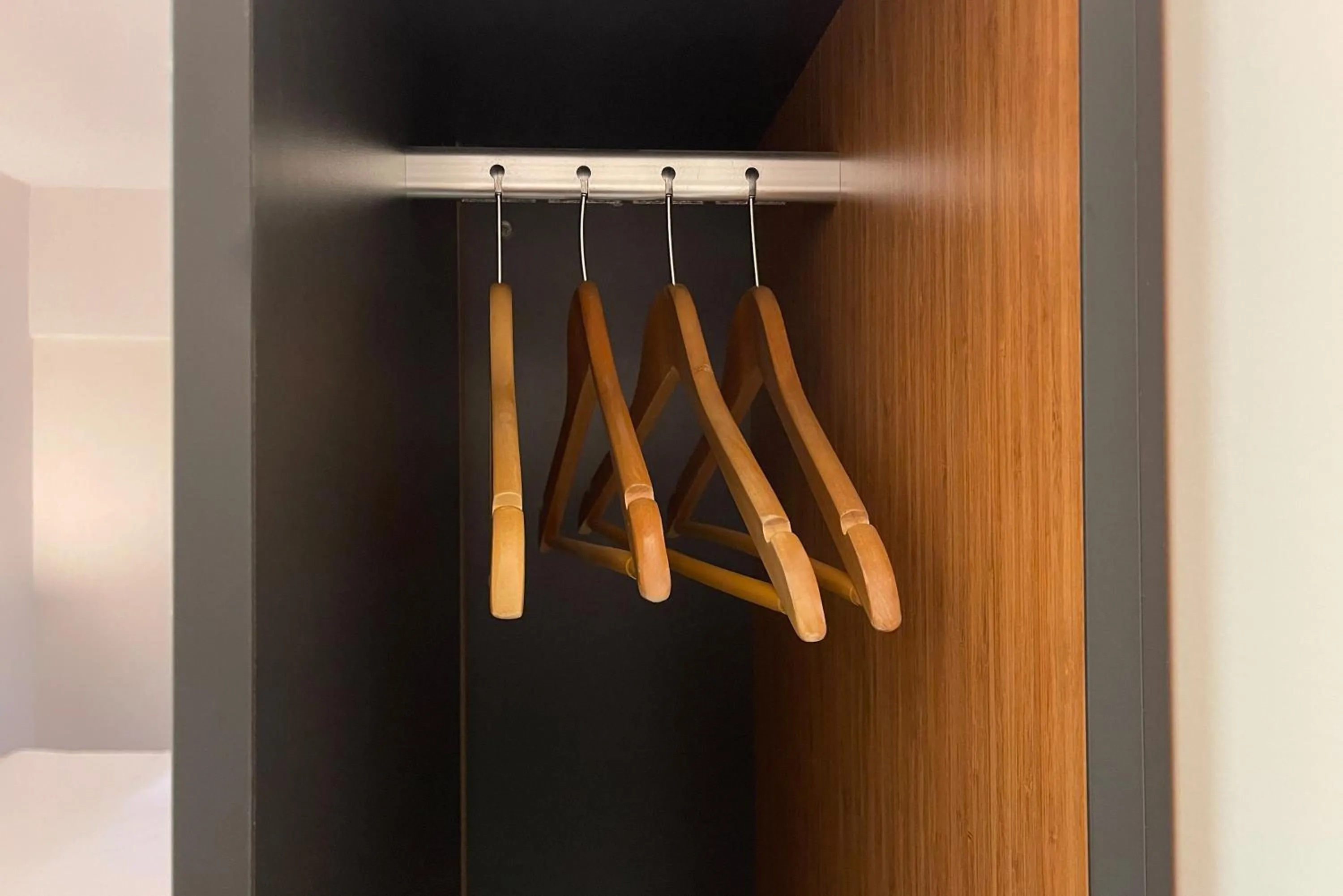 wardrobe in easyHotel Amsterdam Zaandam