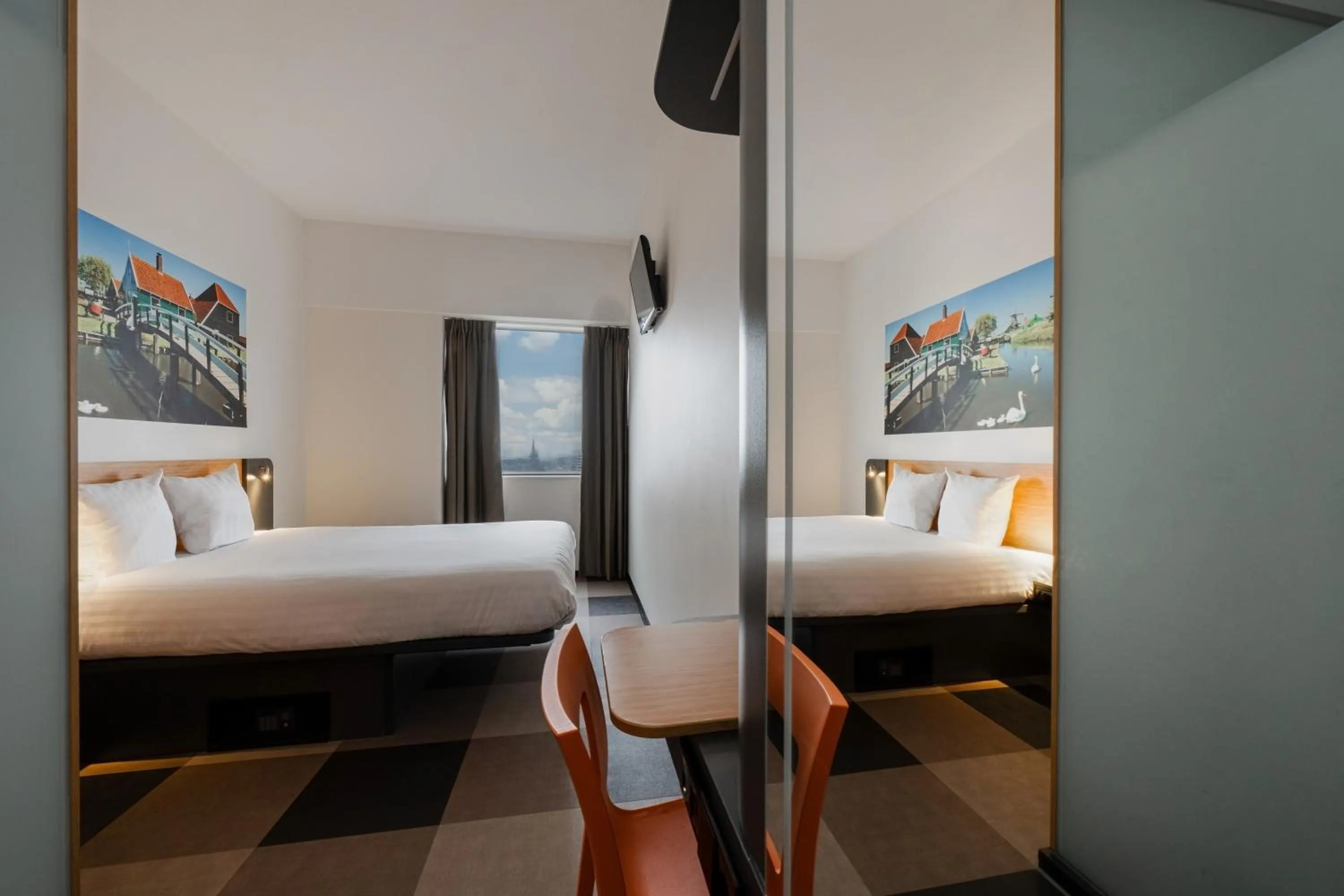 Bedroom, Bed in easyHotel Amsterdam Zaandam