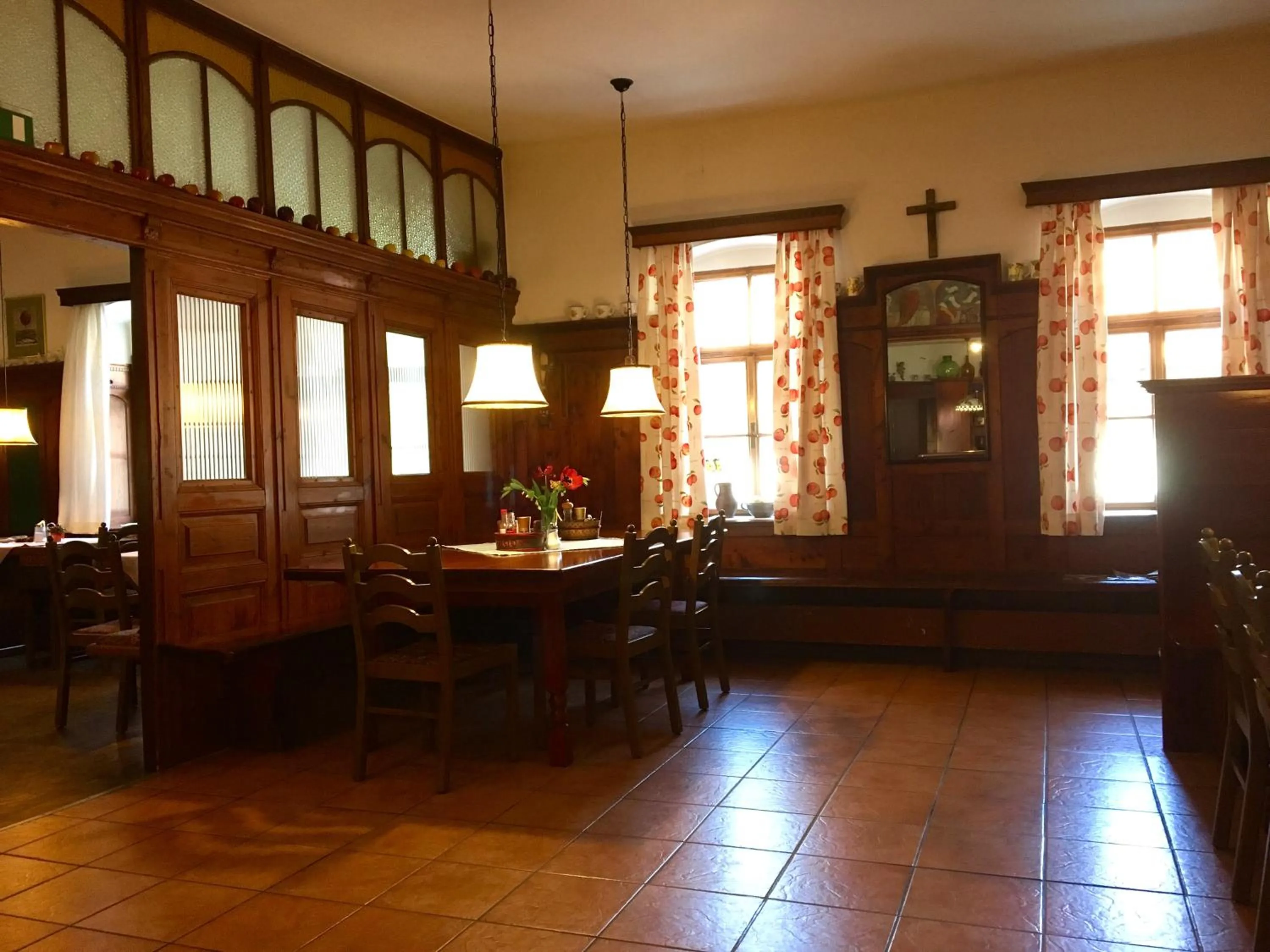 Restaurant/places to eat in Apfelwirt