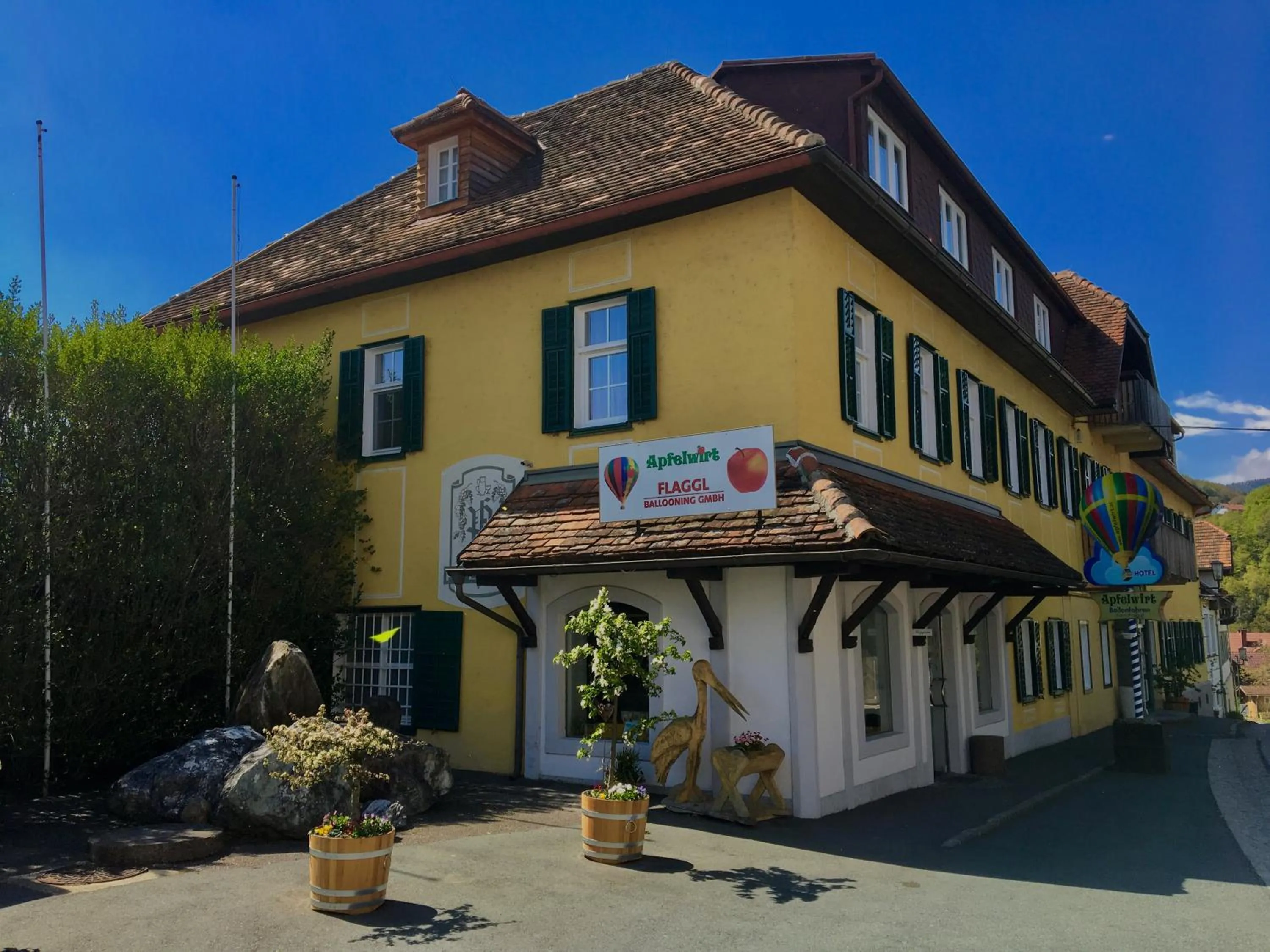 Property building in Apfelwirt