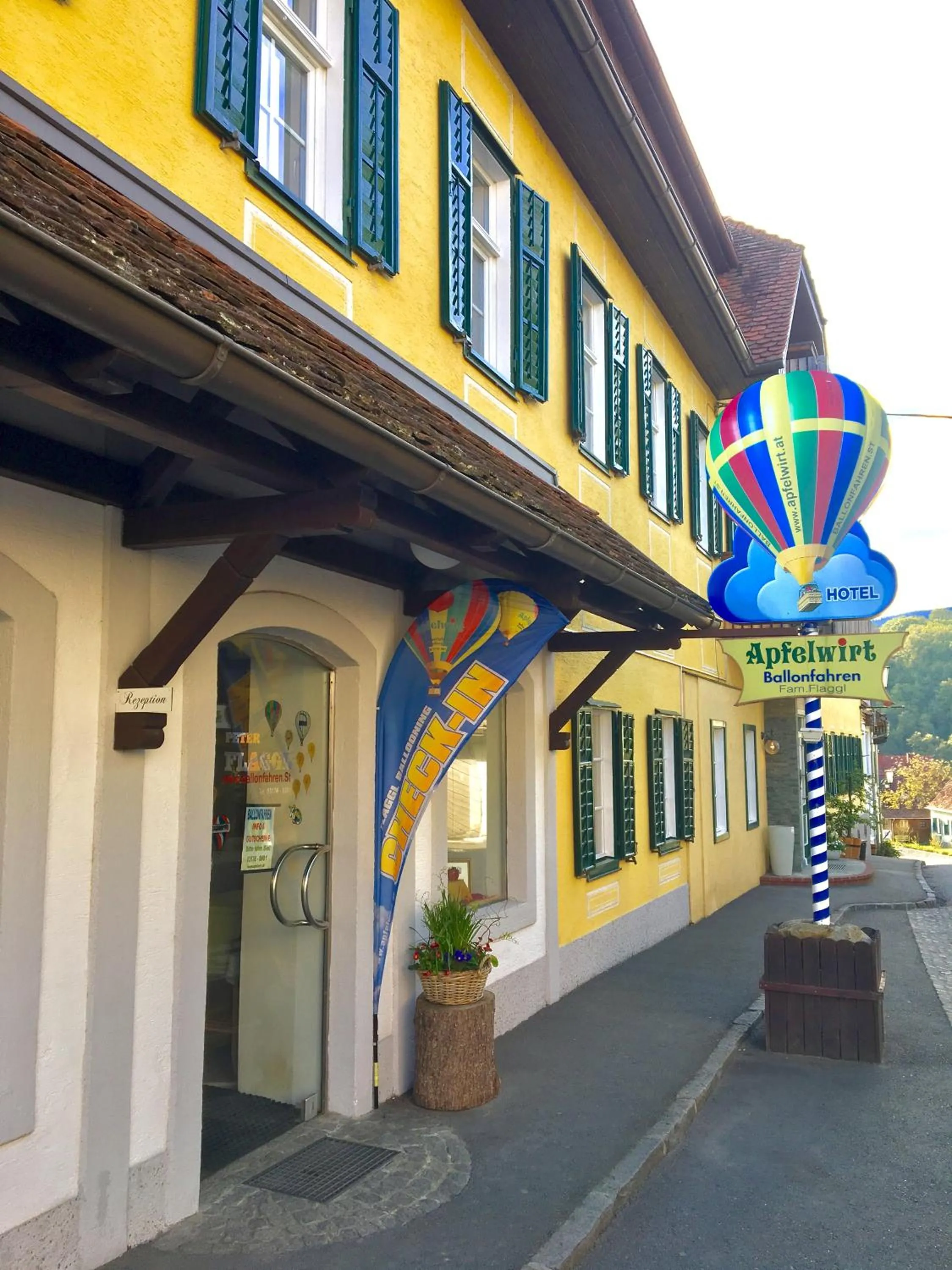 Property building in Apfelwirt