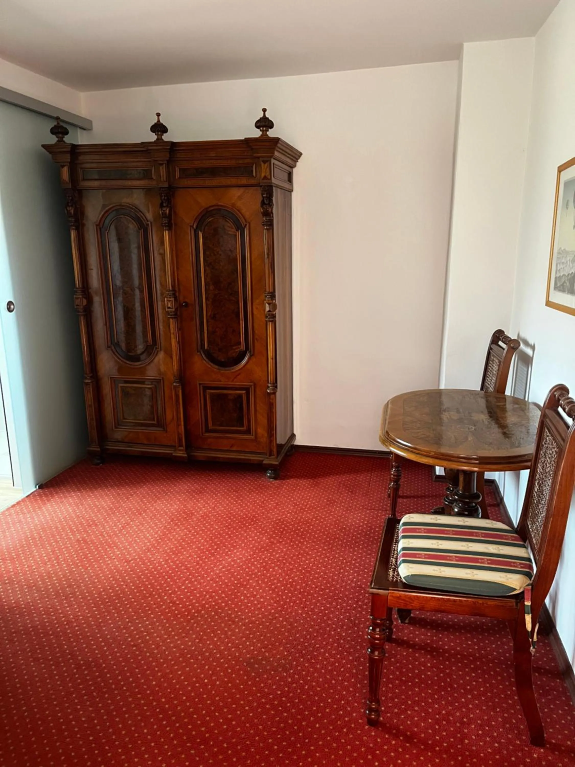 Photo of the whole room in Apfelwirt