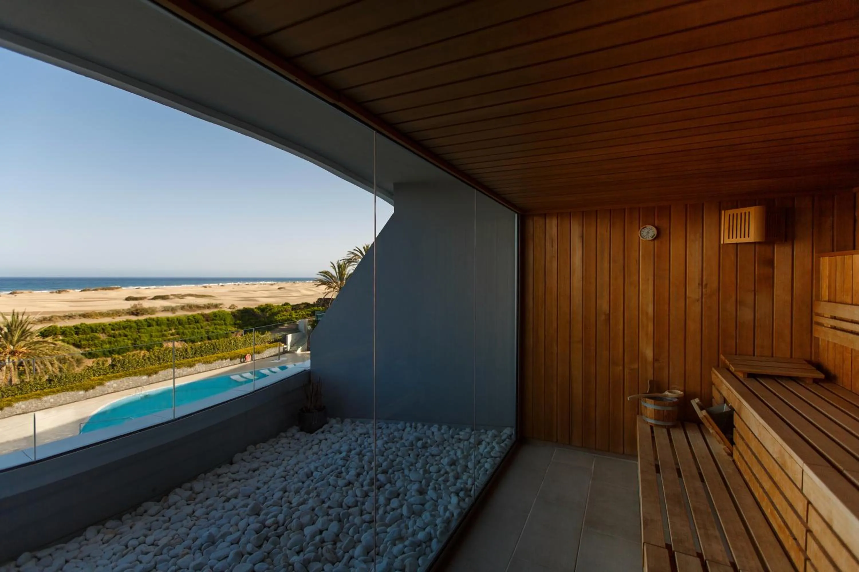 Sauna in Santa Monica Suites Hotel
