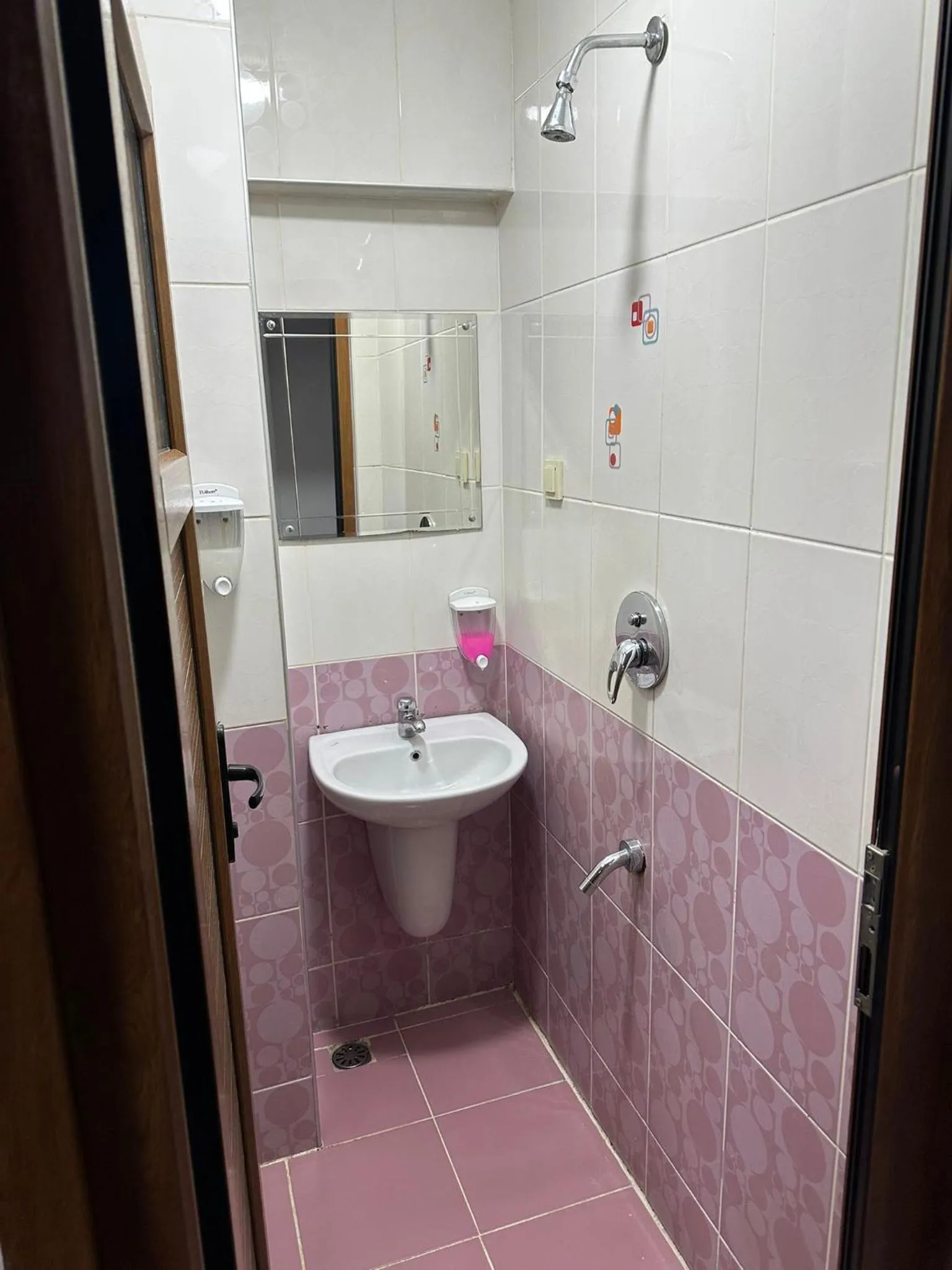 Shower in Hotel Semih