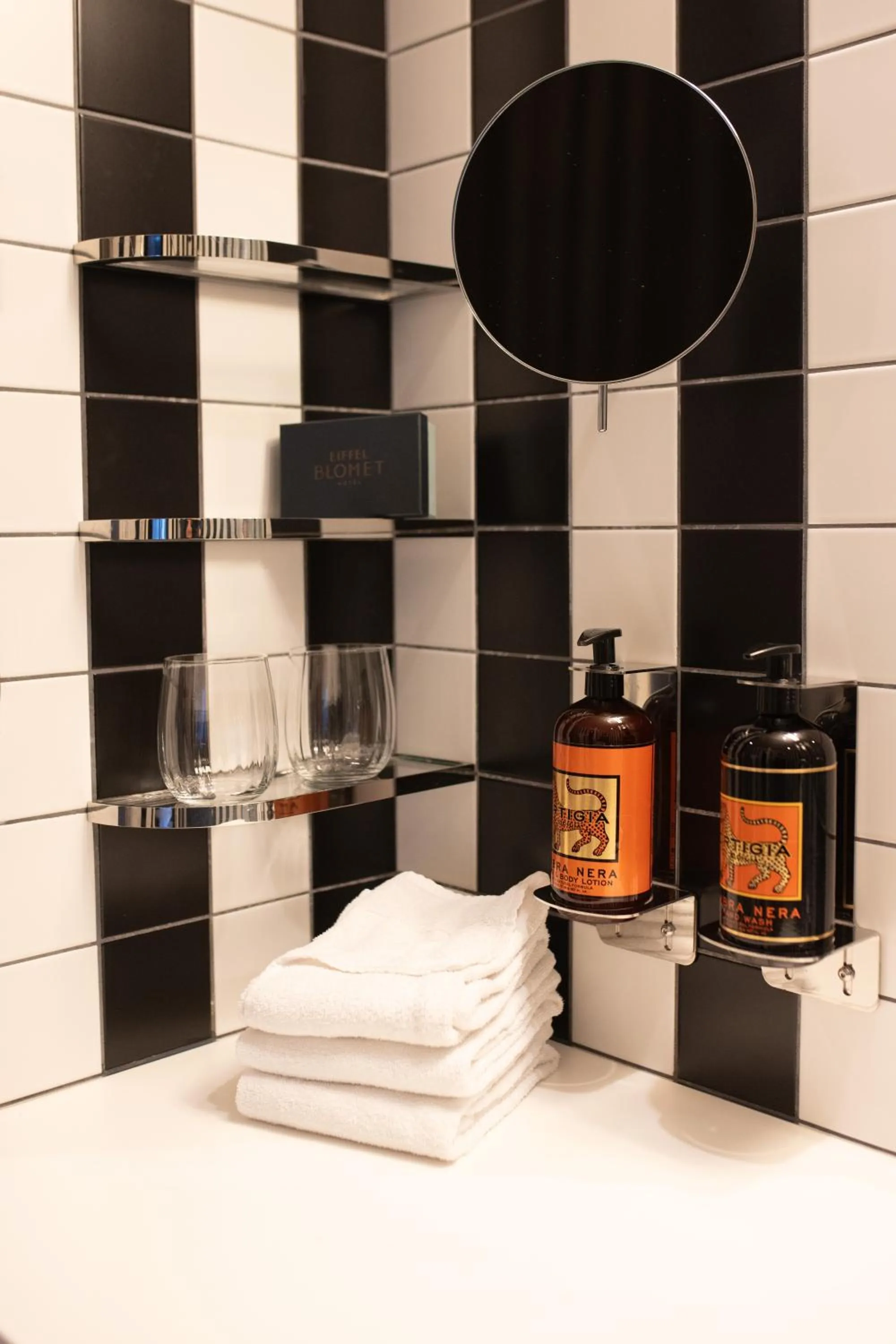 towels in Hotel Eiffel Blomet