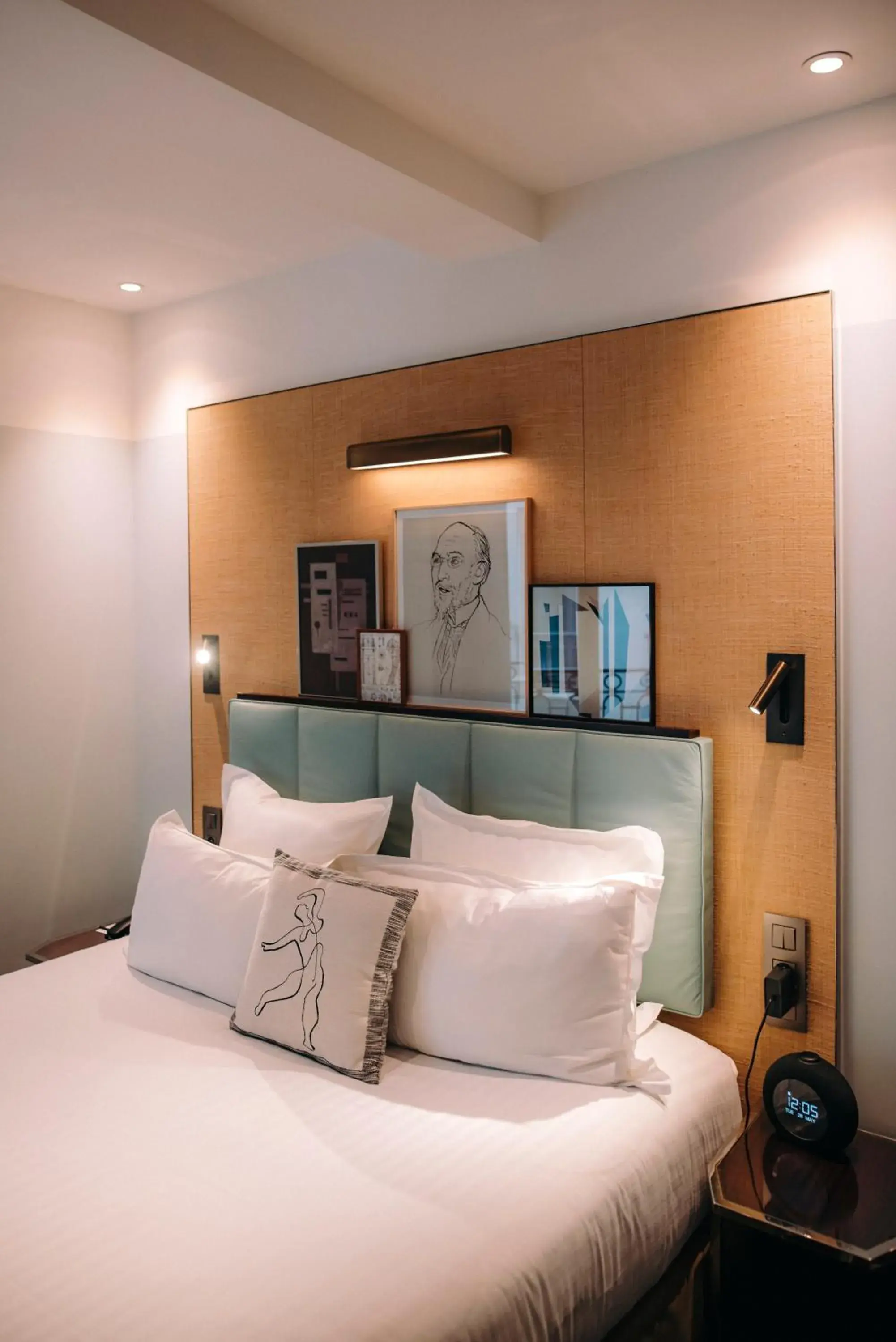 Bed in Hotel Eiffel Blomet Bed in Hotel Eiffel Blomet