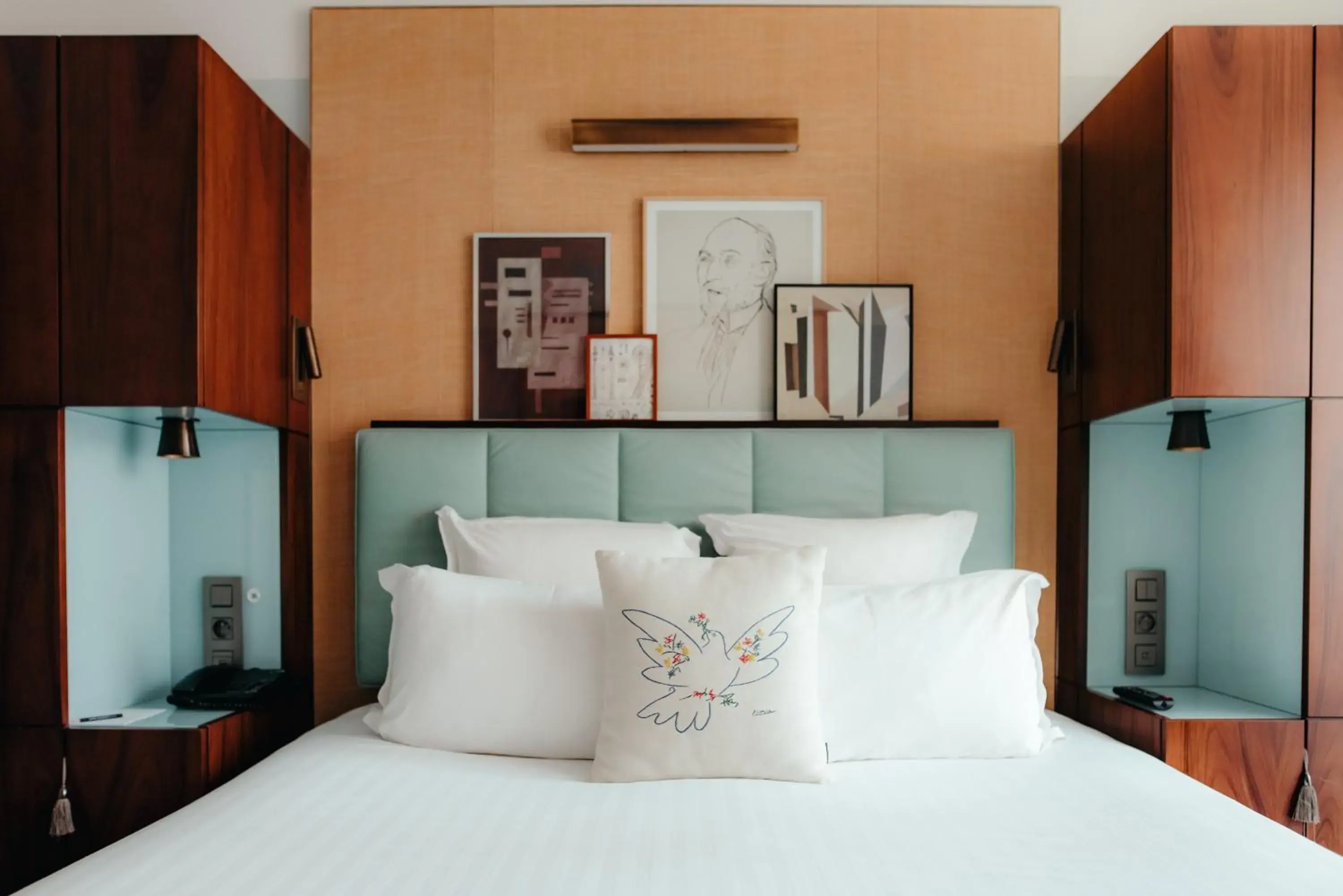 Bed in Hotel Eiffel Blomet Bed in Hotel Eiffel Blomet