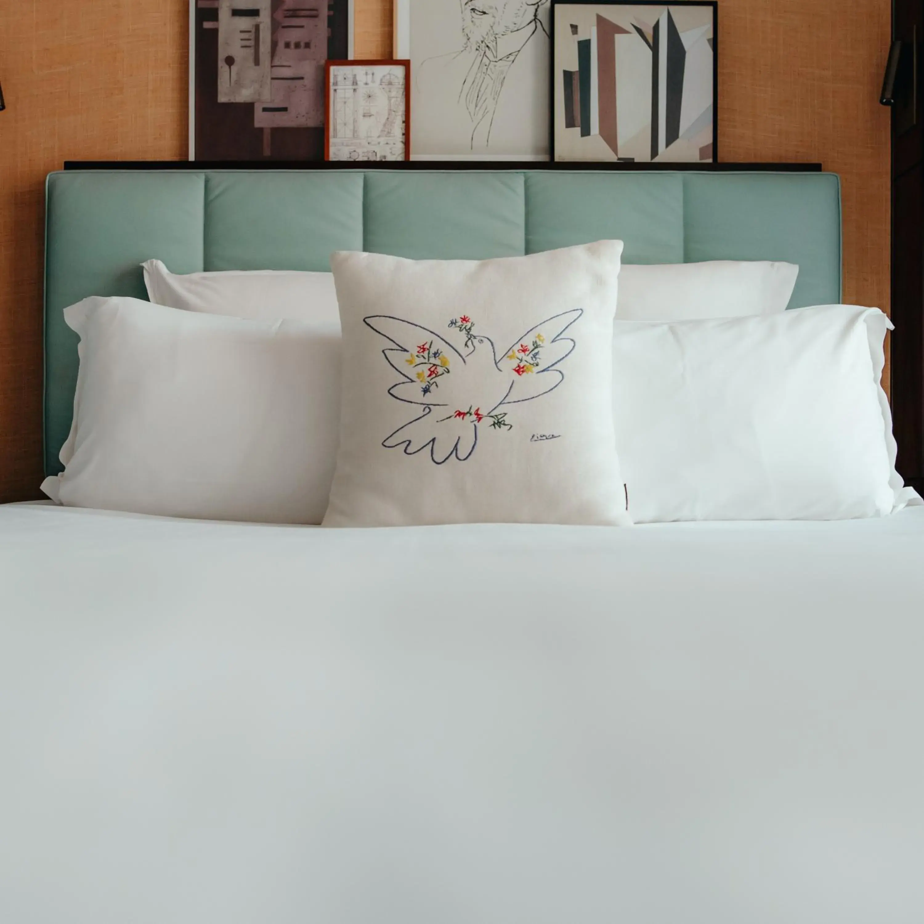 Bed in Hotel Eiffel Blomet Bed in Hotel Eiffel Blomet