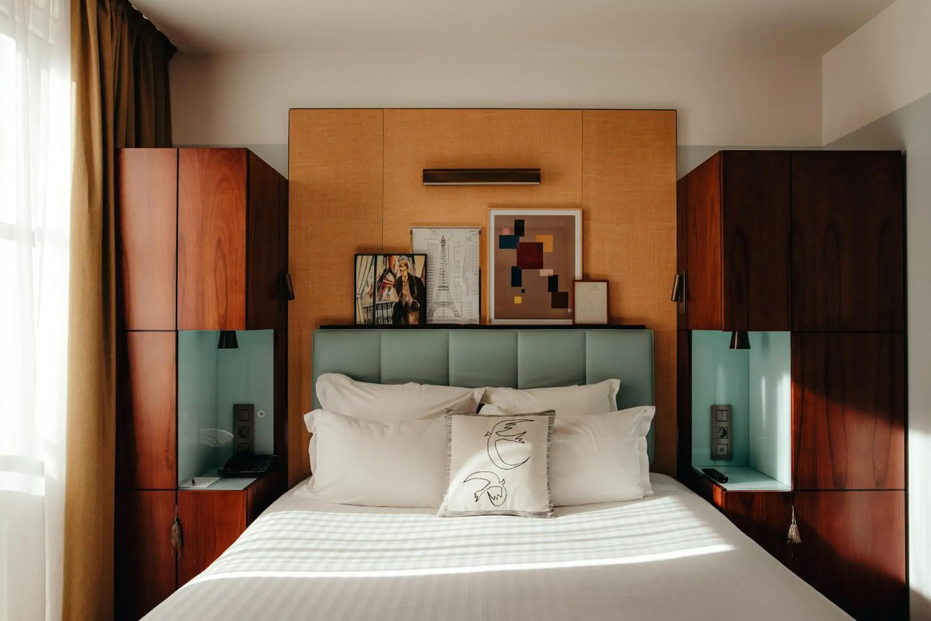 Bed in Hotel Eiffel Blomet Bed in Hotel Eiffel Blomet