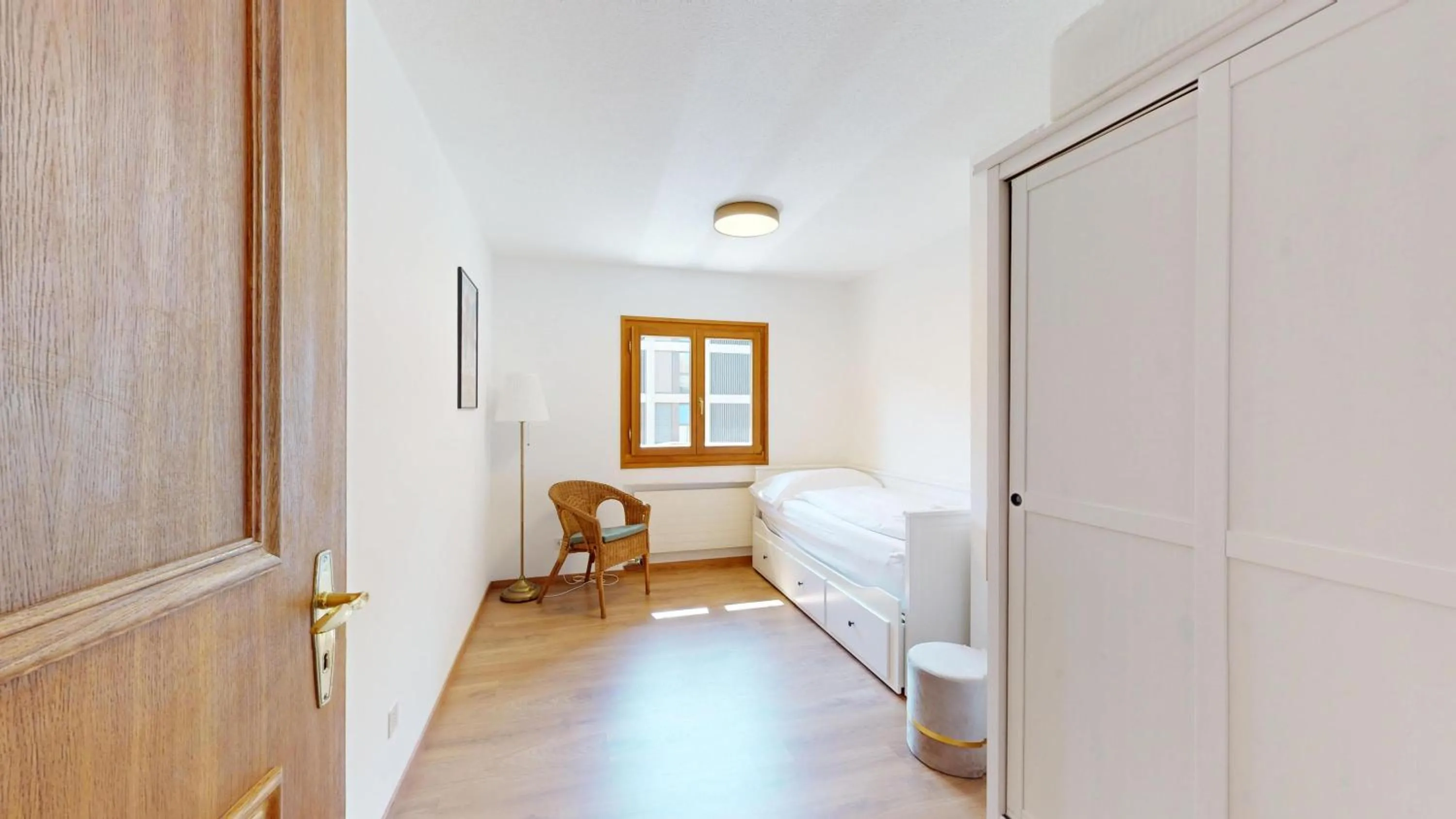 Bed in Ludains 2/9