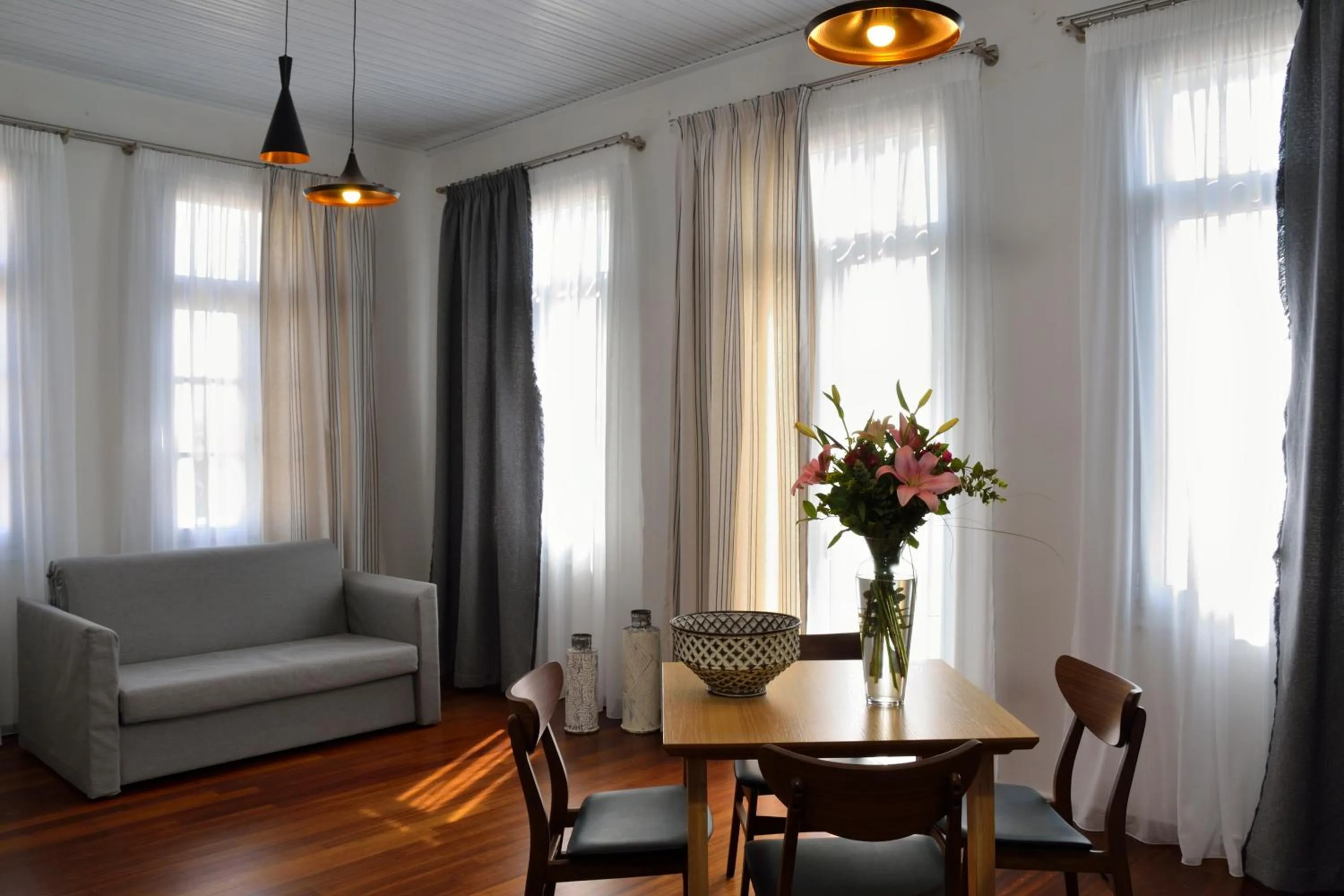 Area and facilities in Elia Estia