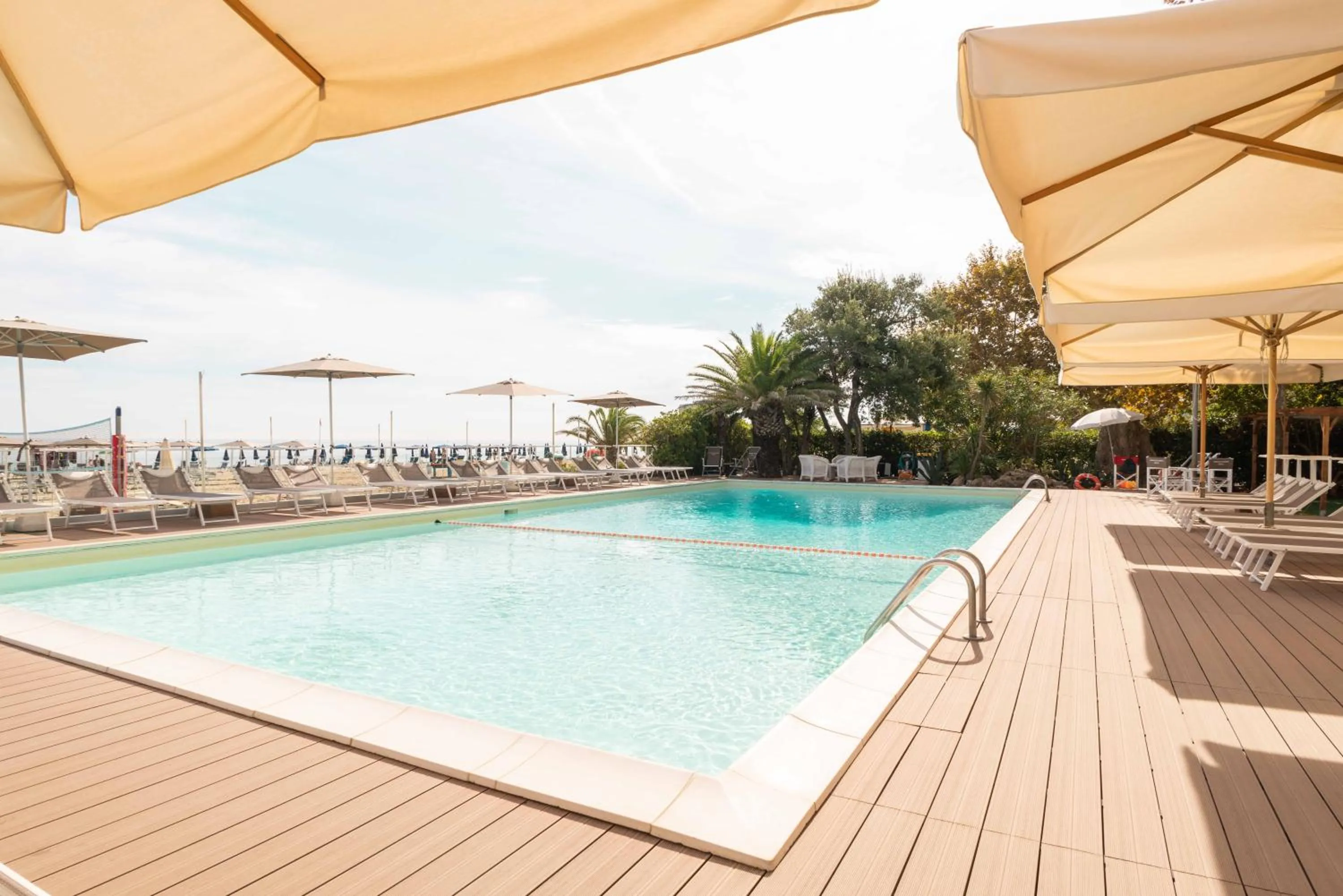 Pool view in Hotel Abruzzo Marina
