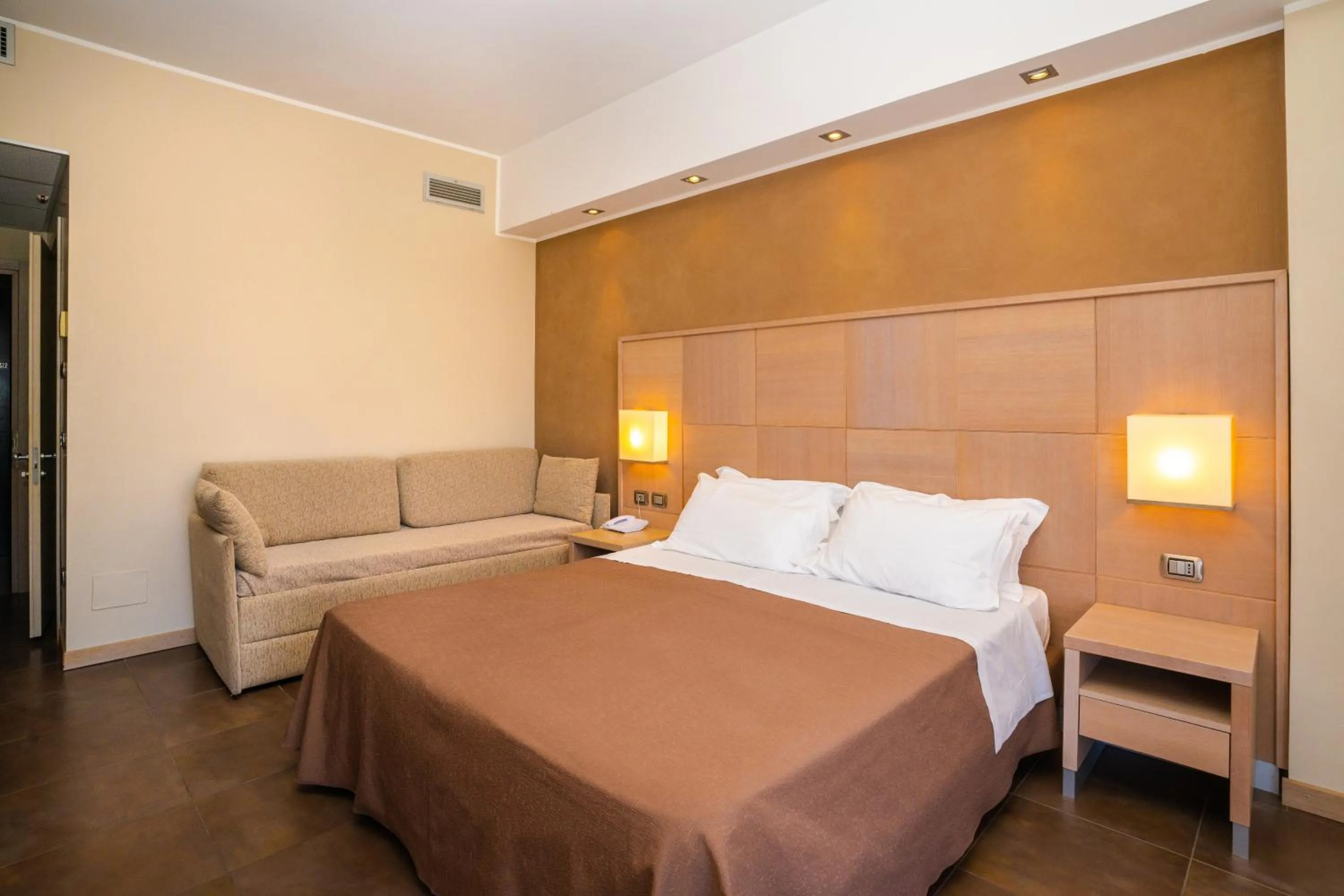 Bed in Hotel Abruzzo Marina