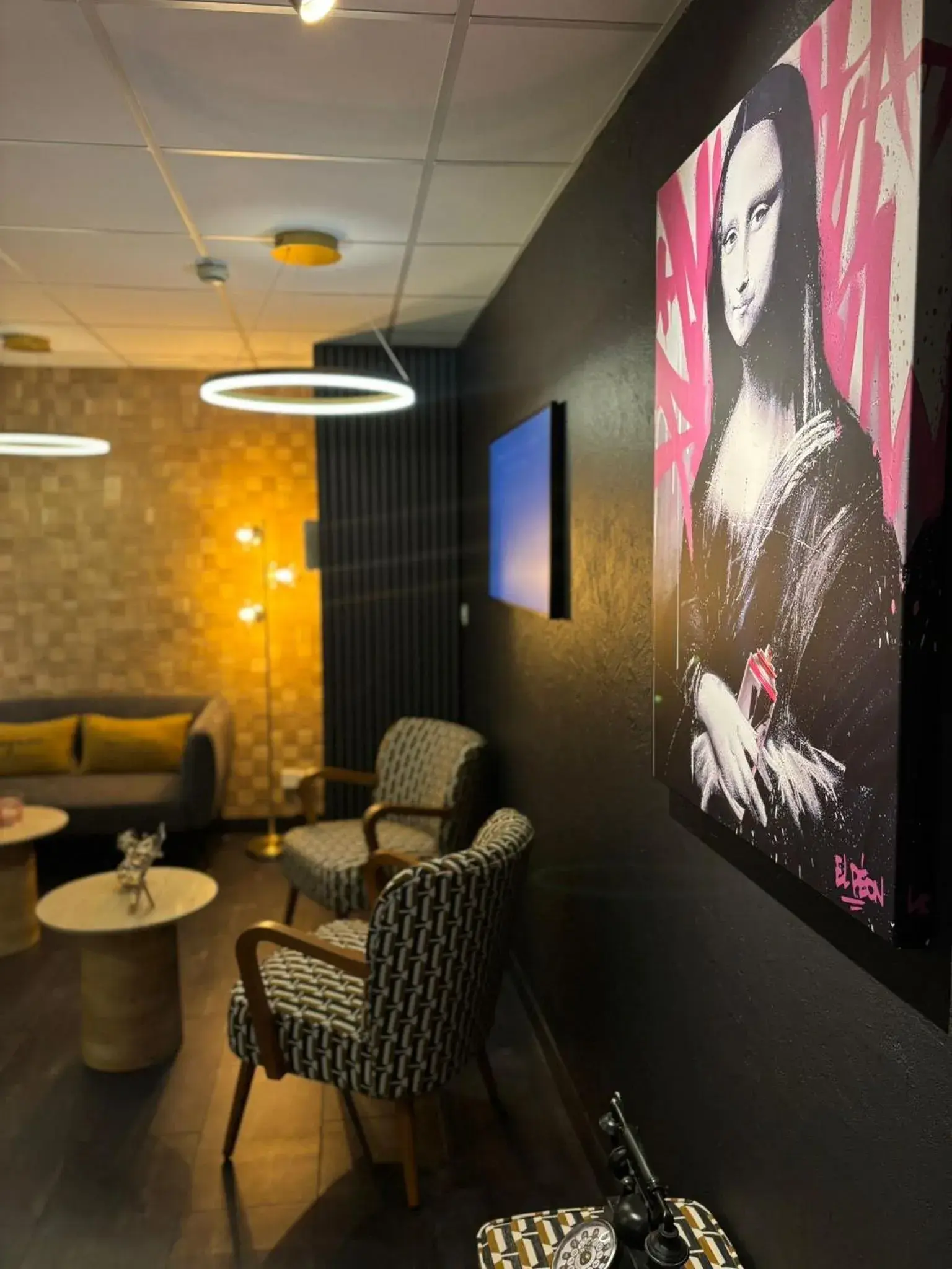 Lobby or reception in Cit'Hotel Le Cheval Blanc, Cognac Centre Lobby or reception in Cit'Hotel Le Cheval Blanc, Cognac Centre