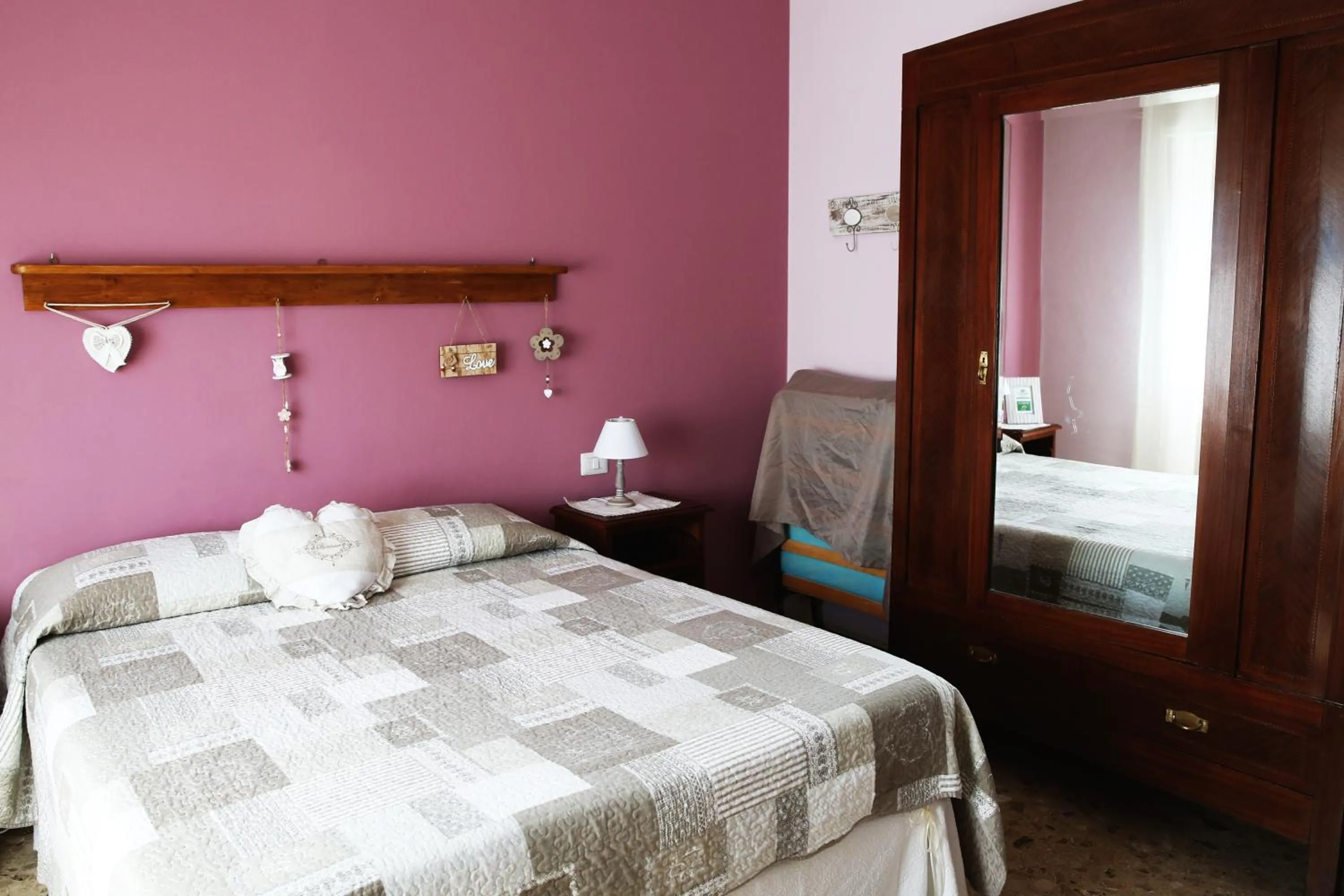 Photo of the whole room in Casamia B&B