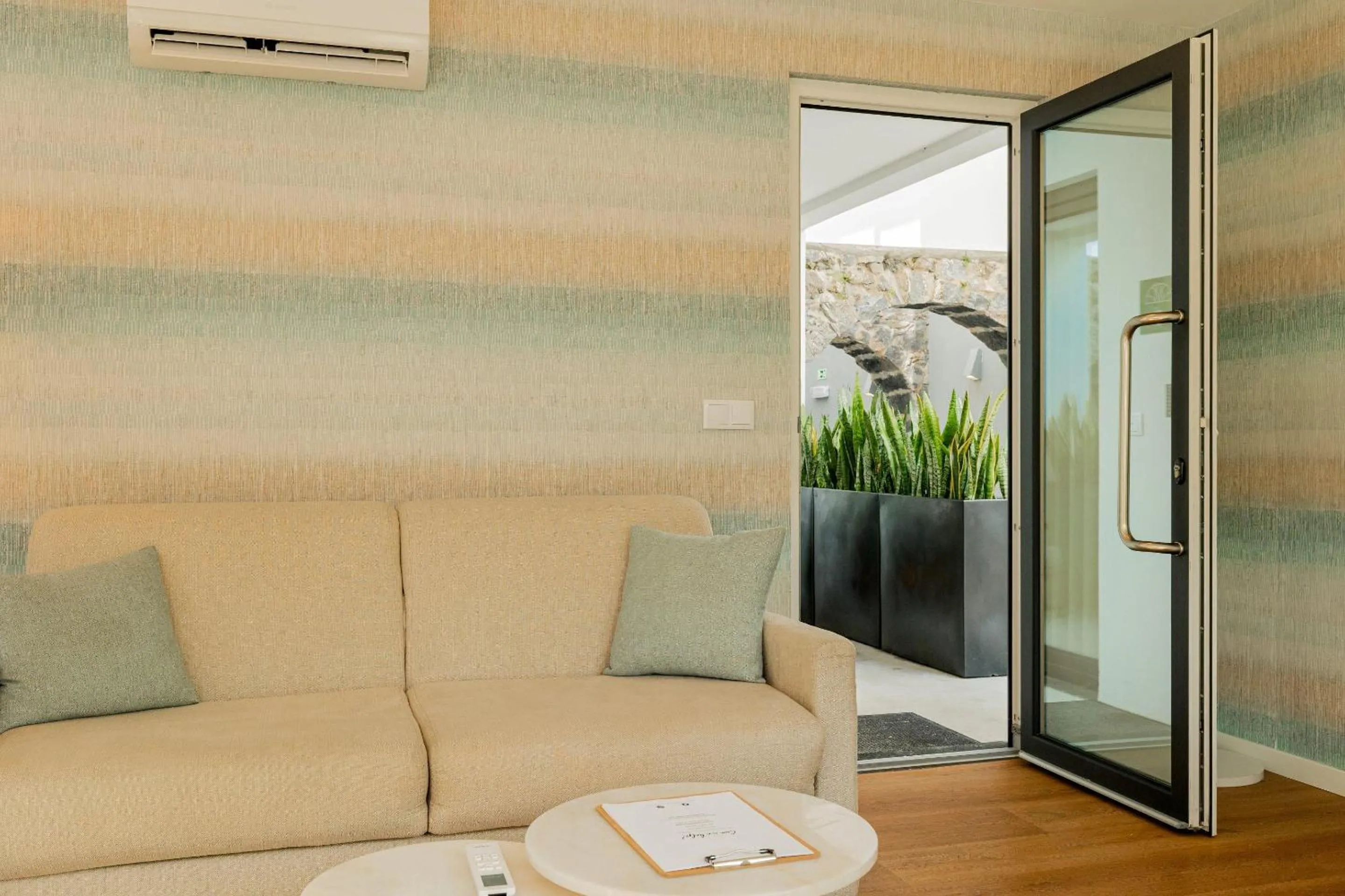 Photo of the whole room in Casa do Contador - Suites & Pool