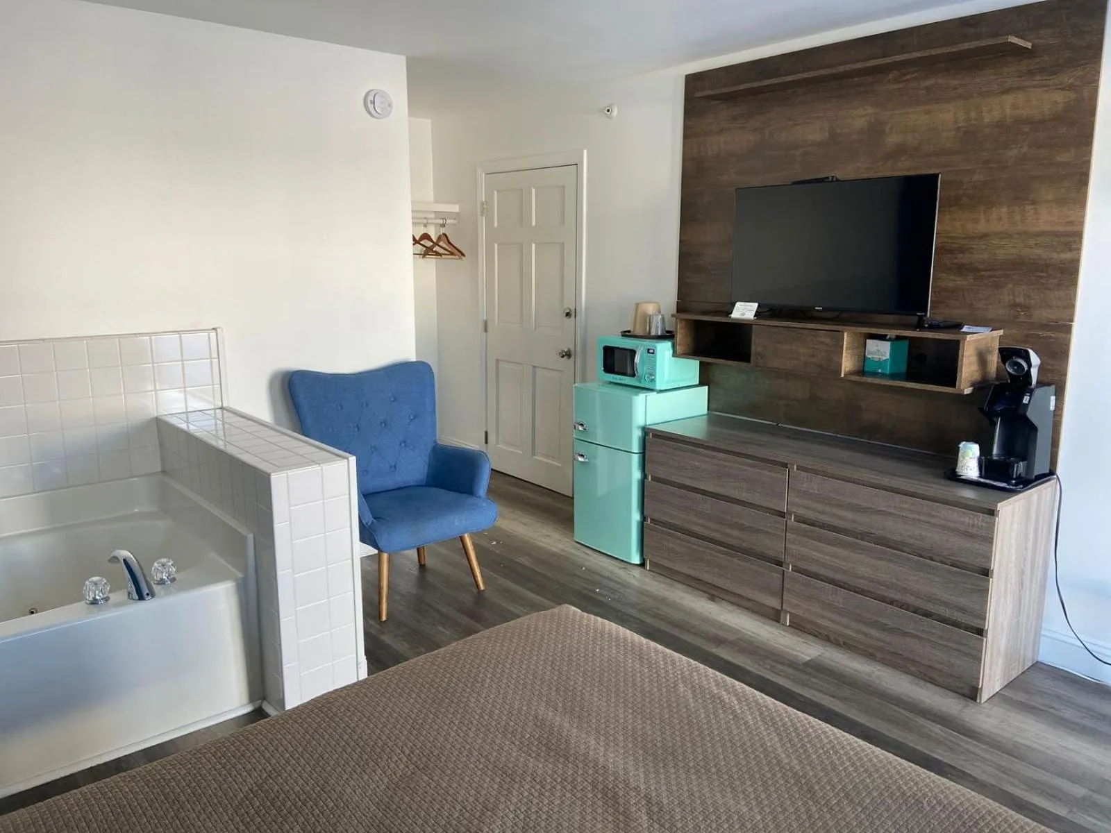 TV and multimedia in Flagship Inn