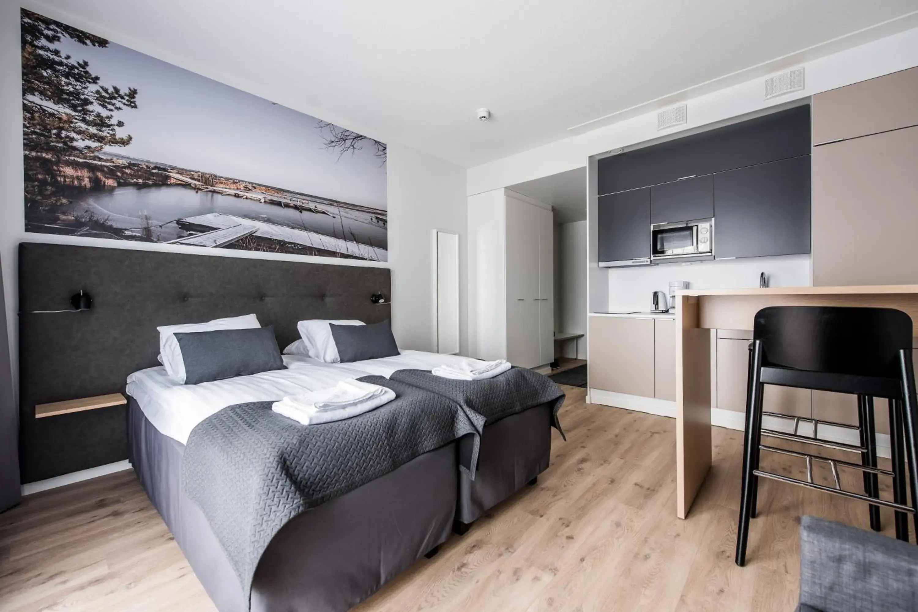 Kitchen or kitchenette, Bed in Forenom Aparthotel Kempele Kitchen or kitchenette, Bed in Forenom Aparthotel Kempele