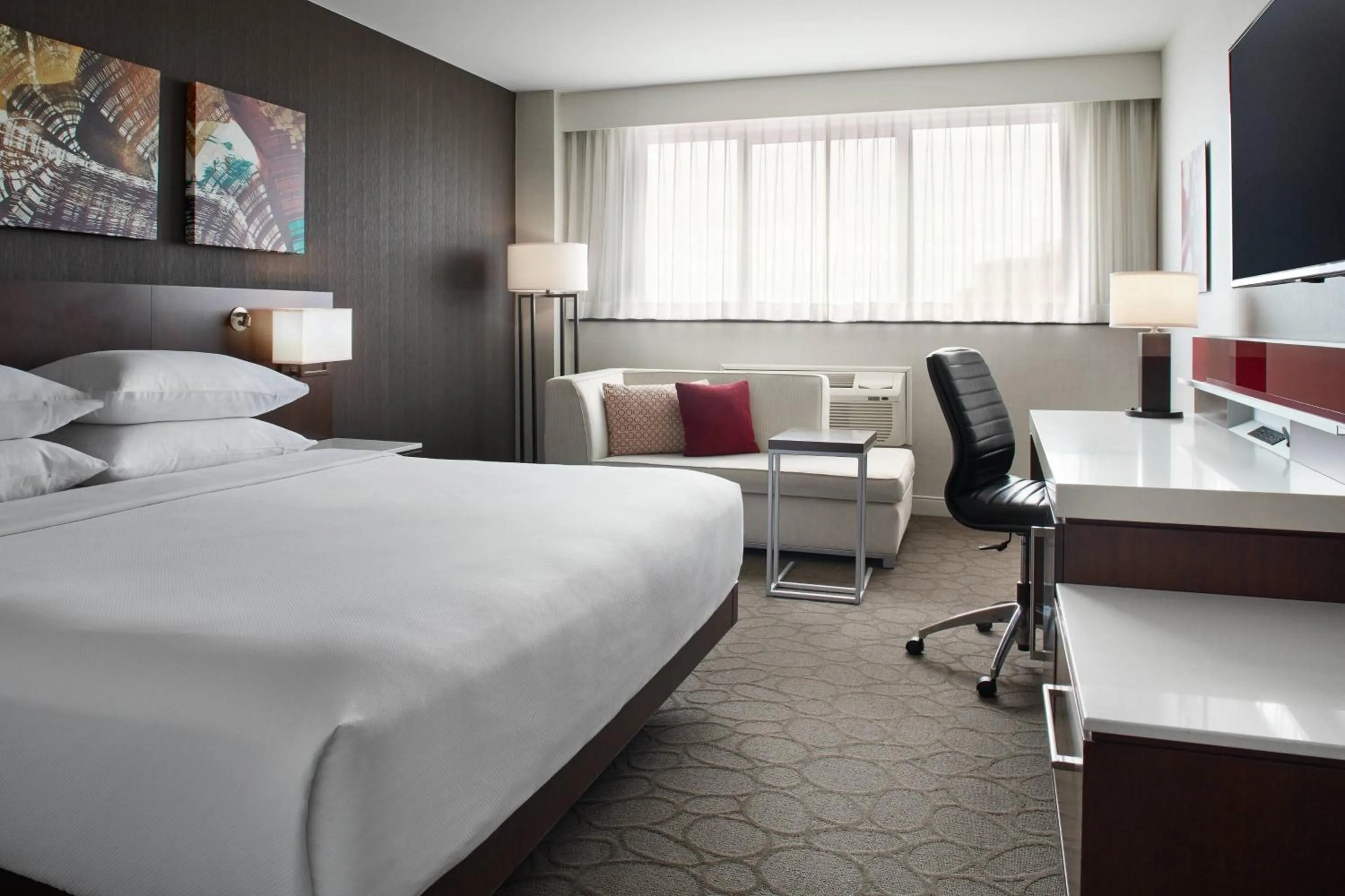 Photo of the whole room, Bed in Delta Hotels by Marriott Beausejour
