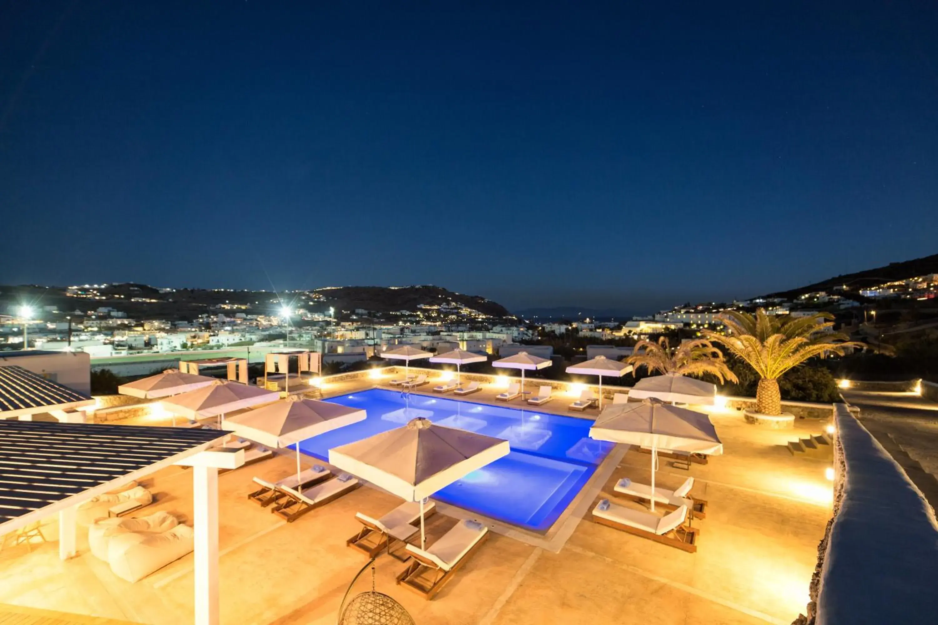 Swimming pool in Osom Resort Swimming pool in Osom Resort