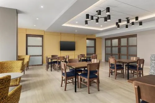 Hampton Inn by Hilton Montreal East Anjou