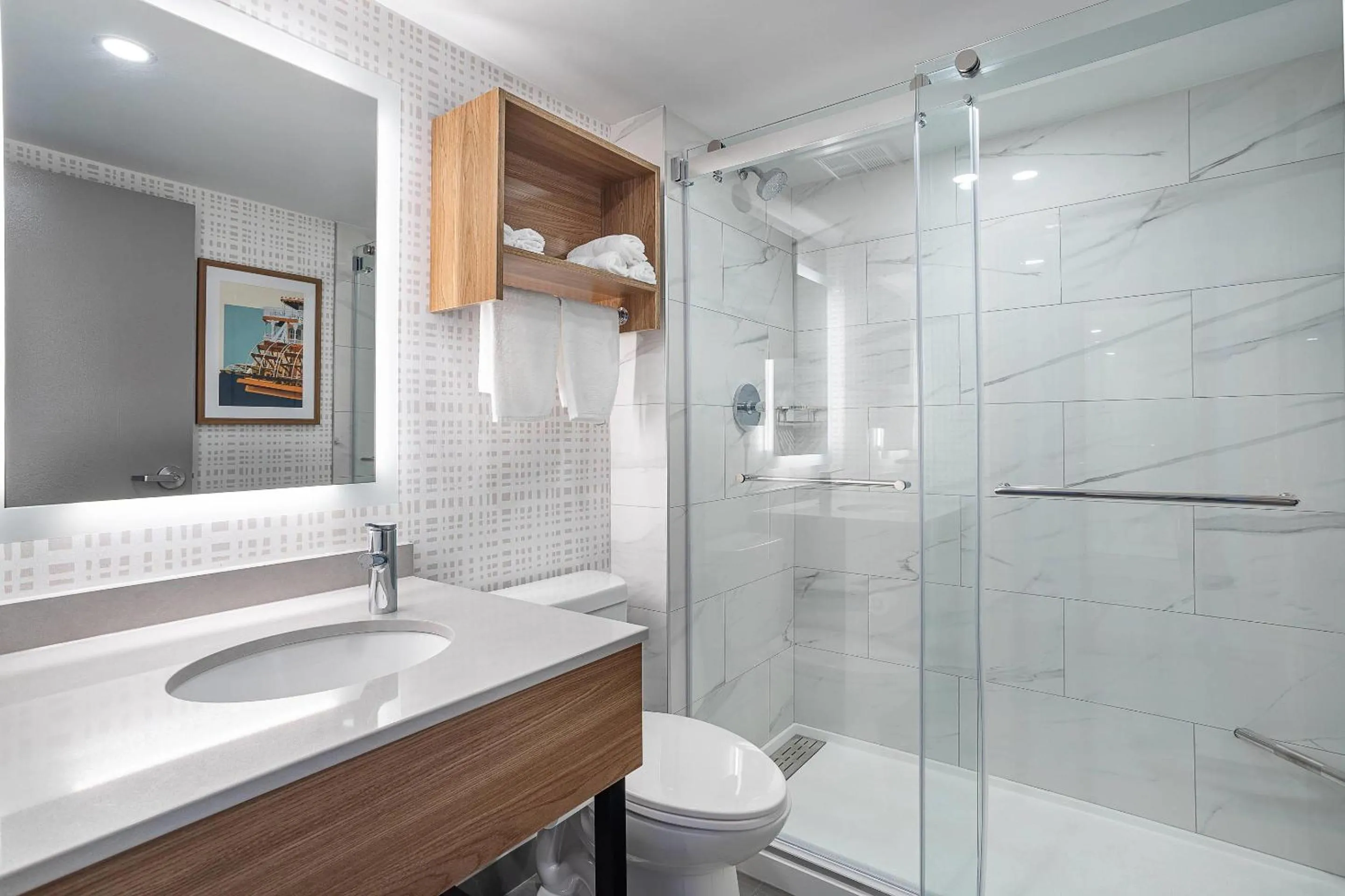 Bedroom in Quality Inn and Suites Montreal East