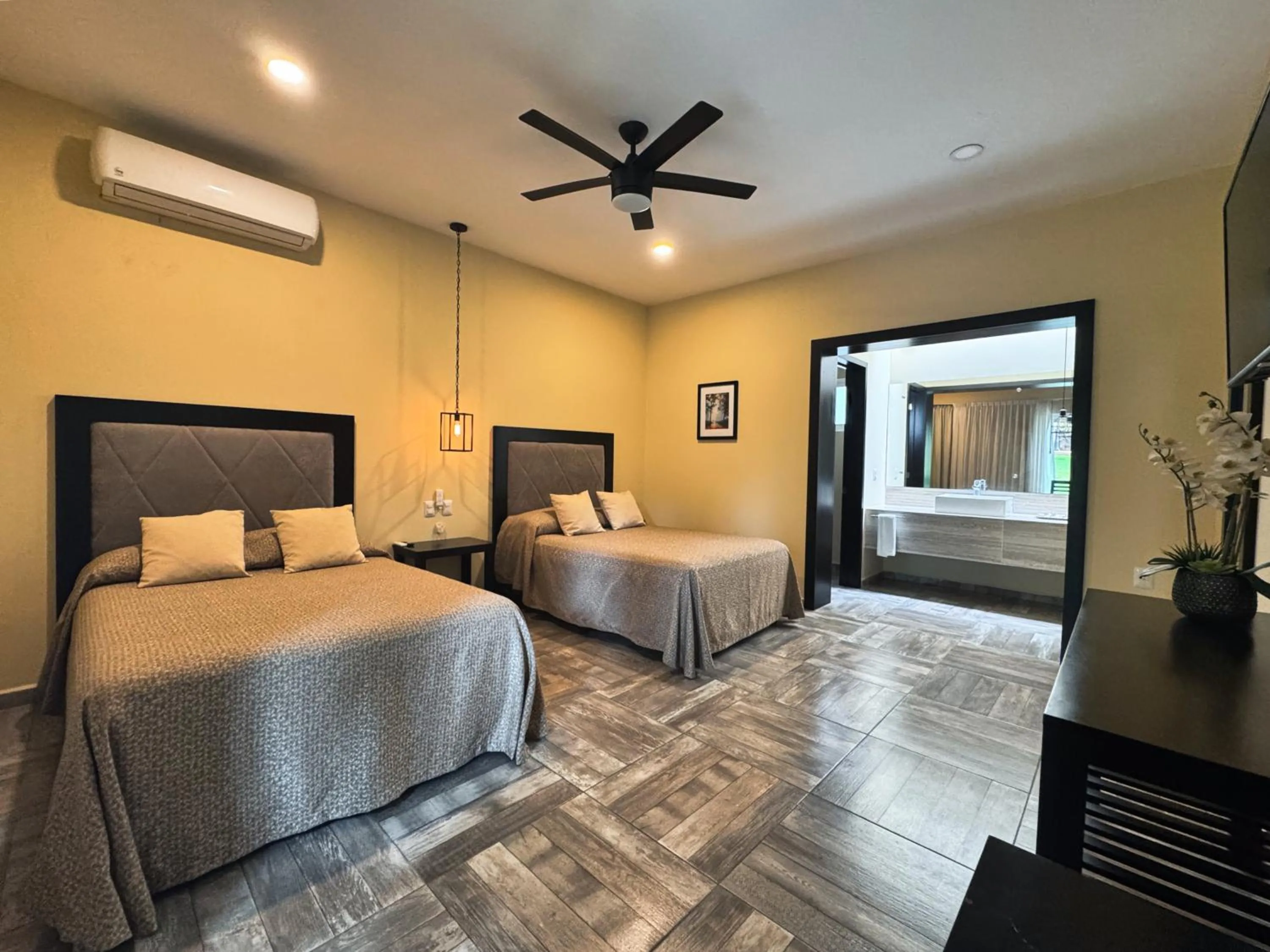 Double Room with Two Double Beds in Finca Garullo Hotel Boutique