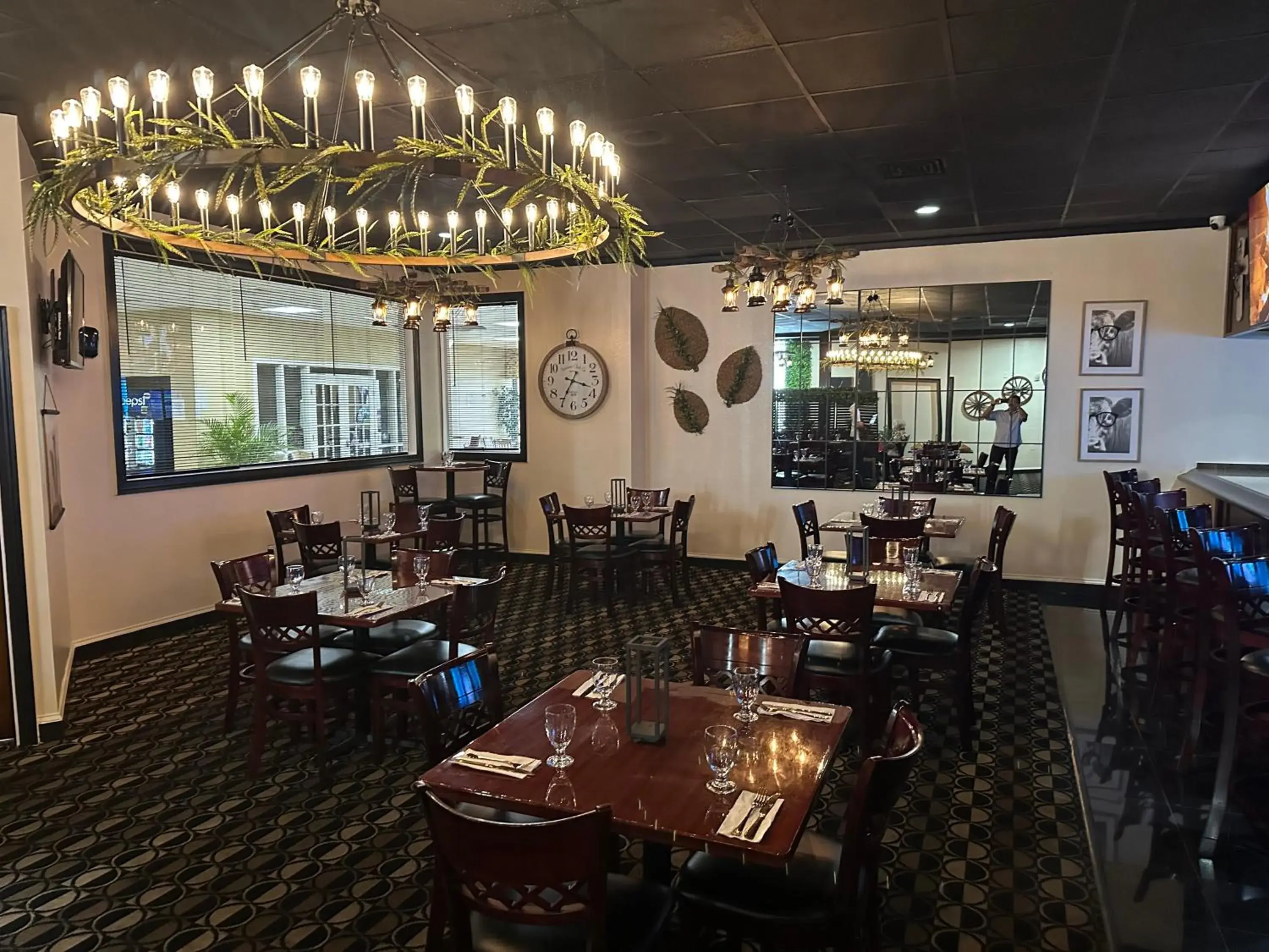 Lounge or bar in Days Inn by Wyndham Orlando Airport Florida Mall Lounge or bar in Days Inn by Wyndham Orlando Airport Florida Mall