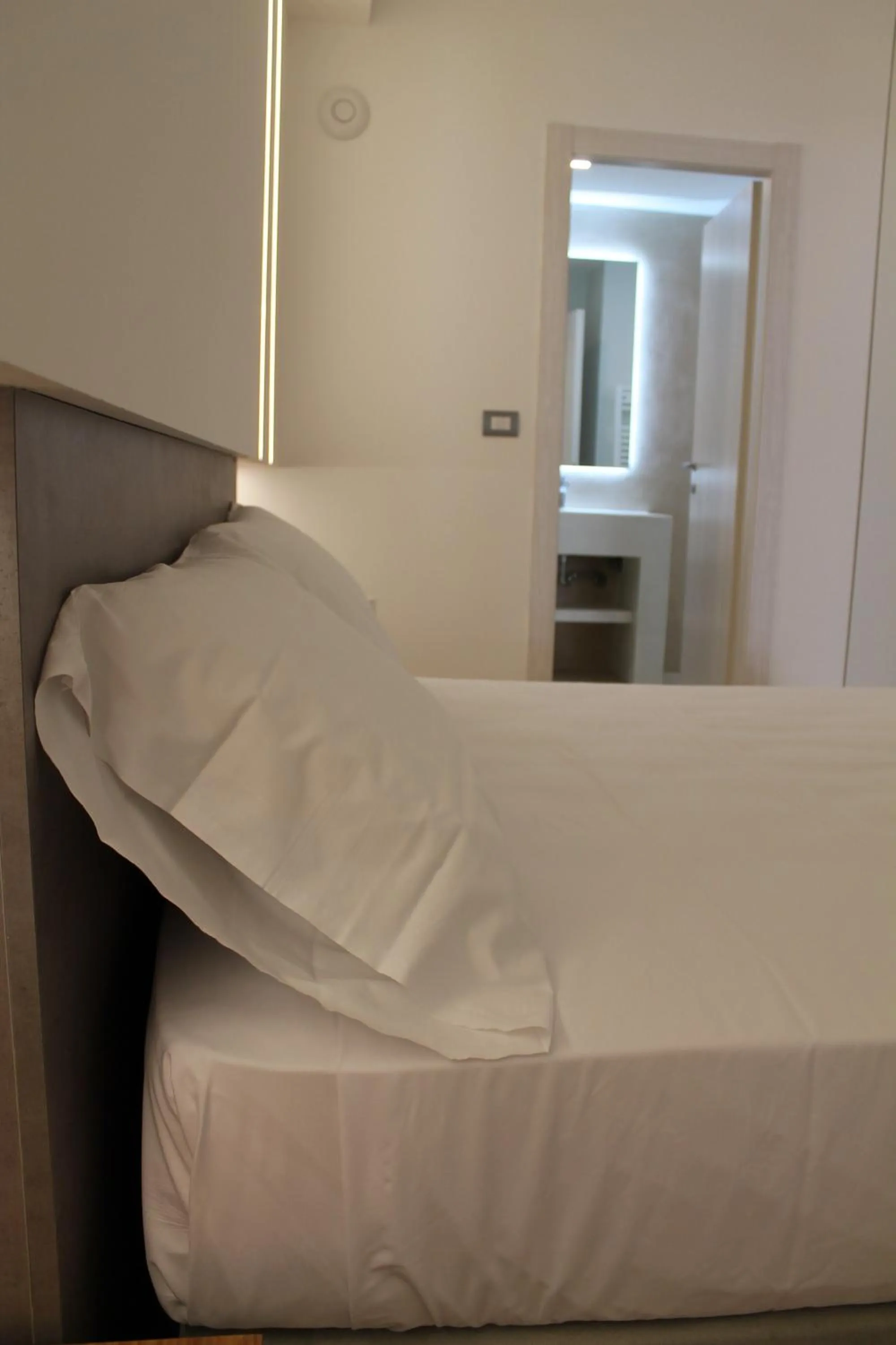 Photo of the whole room, Bed in Seven Suite B&B