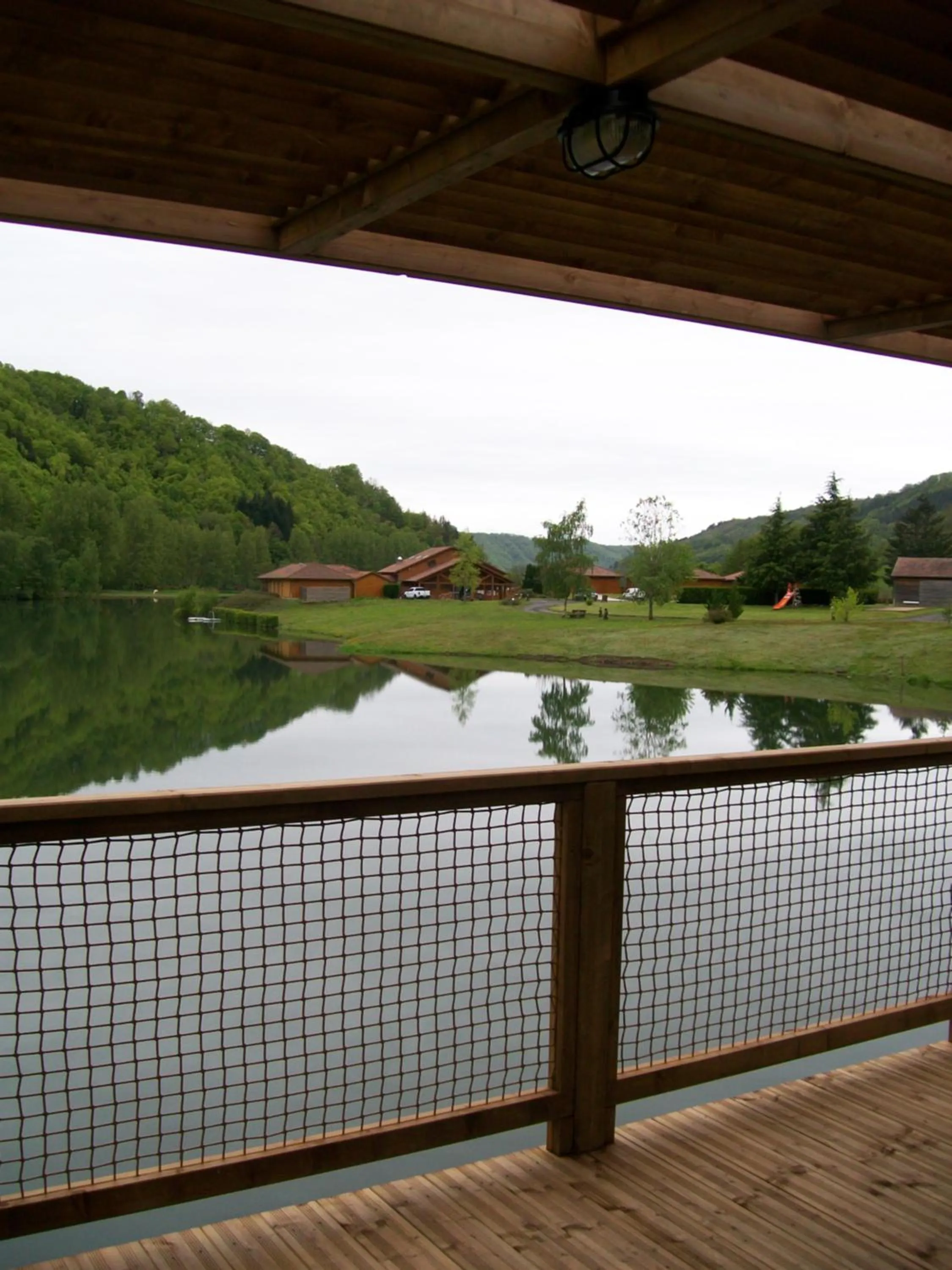 Restaurant/places to eat in Lac des Graves