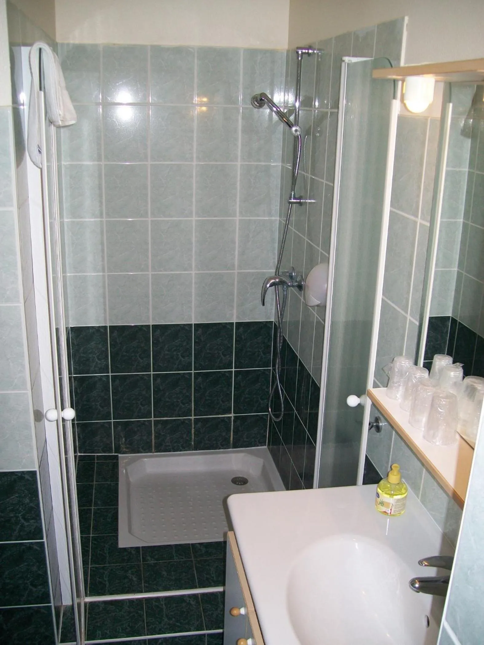 Shower in Lac des Graves