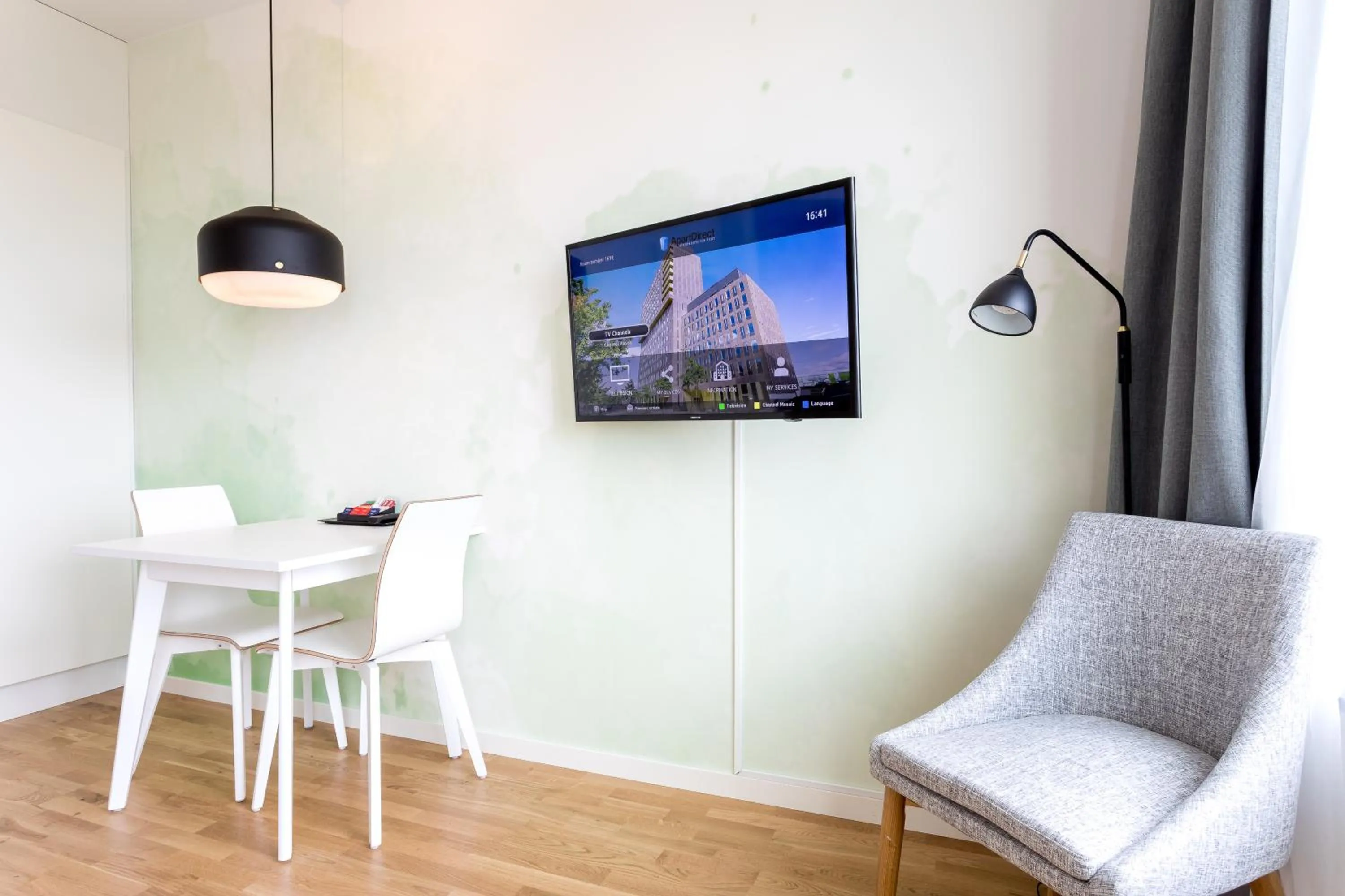 Dining area in ApartDirect Älvsjö