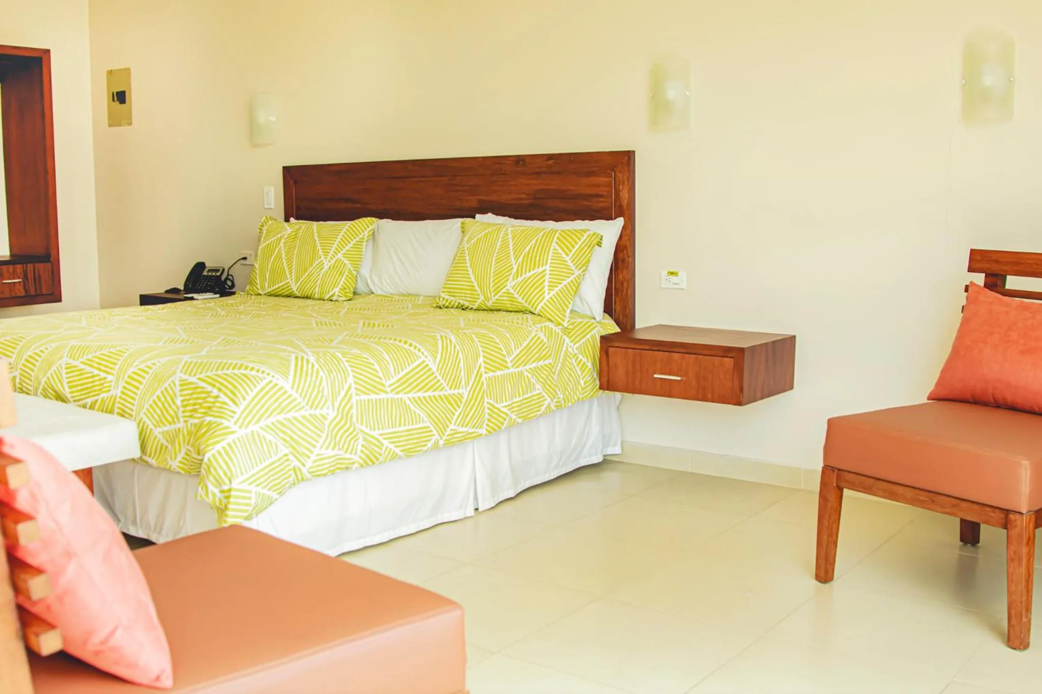 Bedroom, Bed in Gran Hotel de Lago - Shushufindi