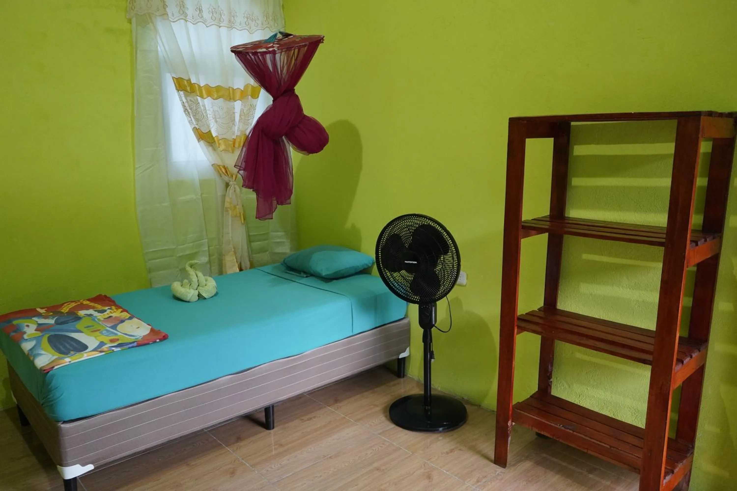 Twin Room with Private Bathroom (Cold Water) in Vista Verde Lodge