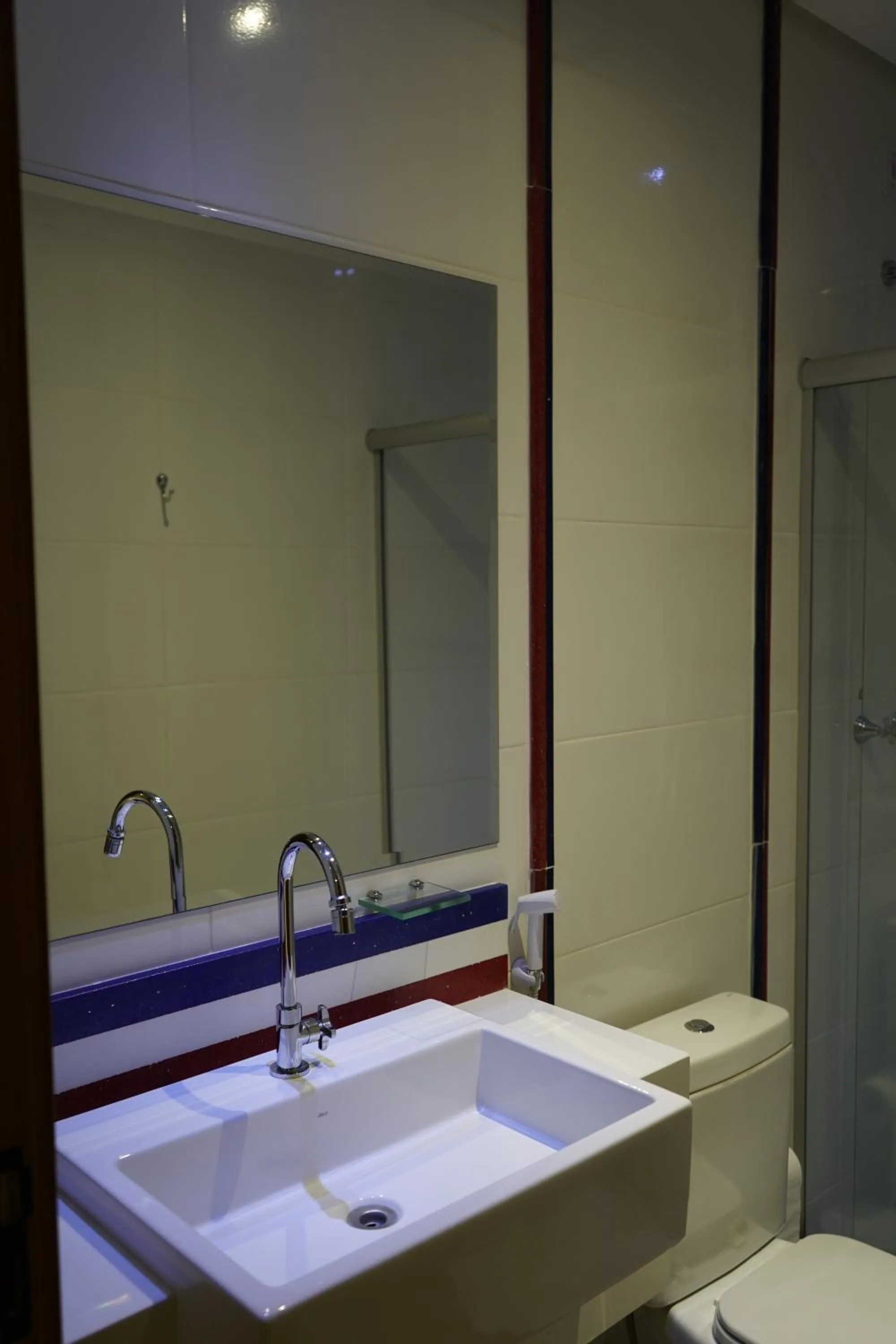Bathroom in Pak Suítes Hotel