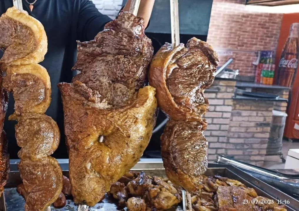 Restaurant/places to eat in Pak Suítes Hotel